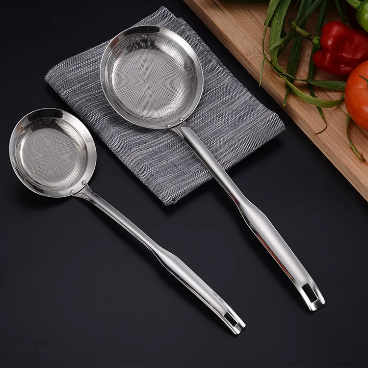 Wholesale 304 Stainless Steel Oil Grid Spoon Kitchen Hanging Filter Oil Screen Oil Separator Spoon