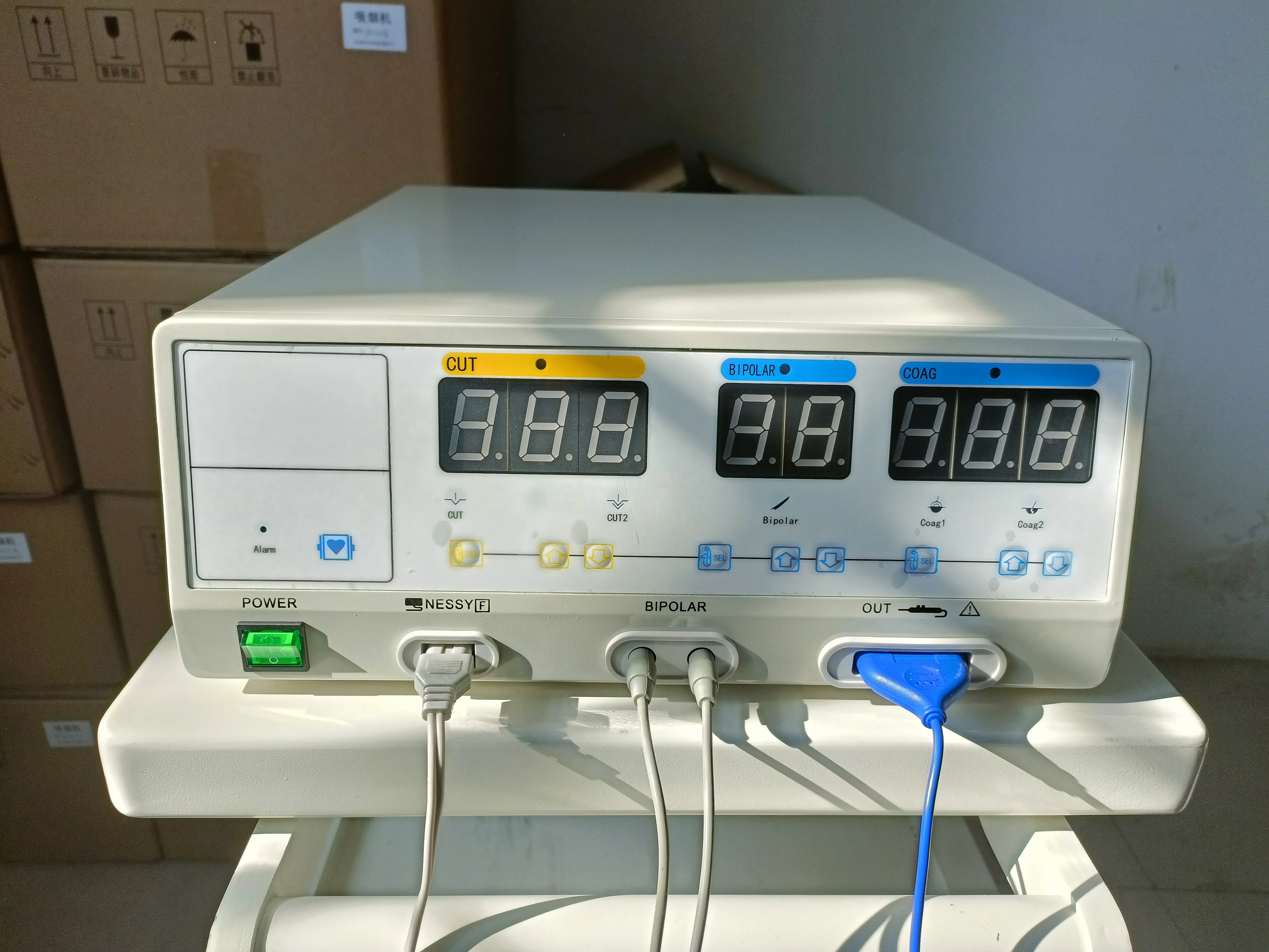 2023 High performance Electrosurgical unit  diathermy machine  with 5 output  400W
