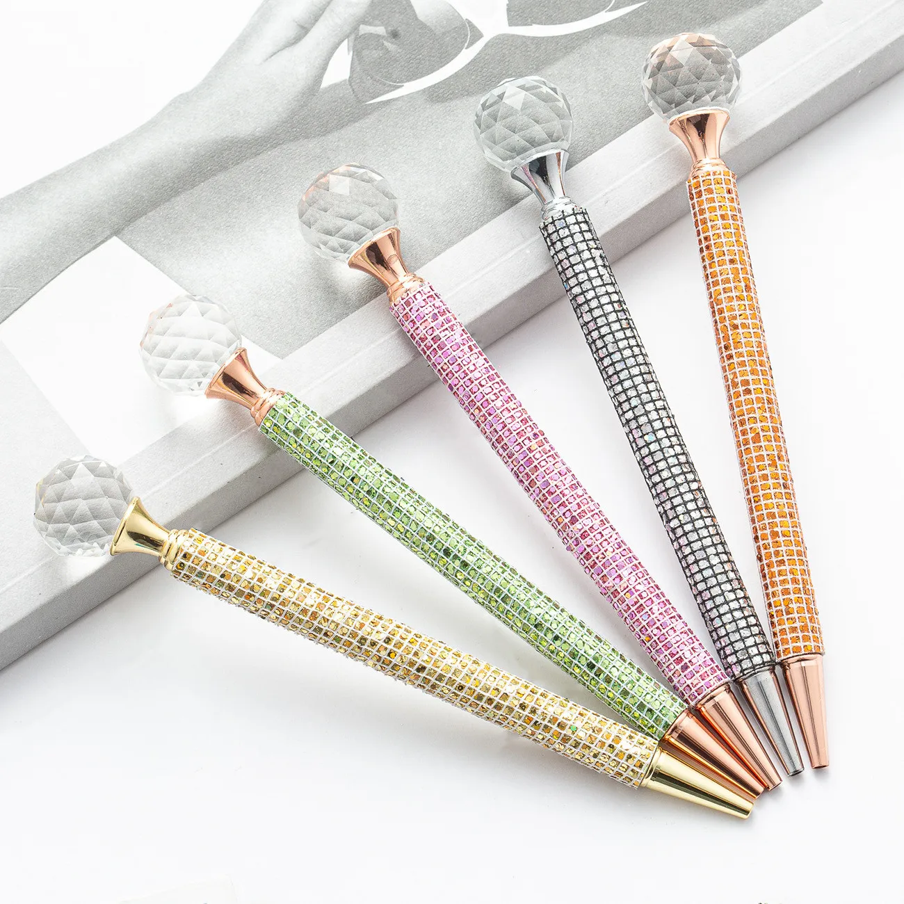 Popular Weeding Gift Metal Pen Whole Sequin Bing Body Promotion Top Big Crystal Diamond Ballpoint Pen