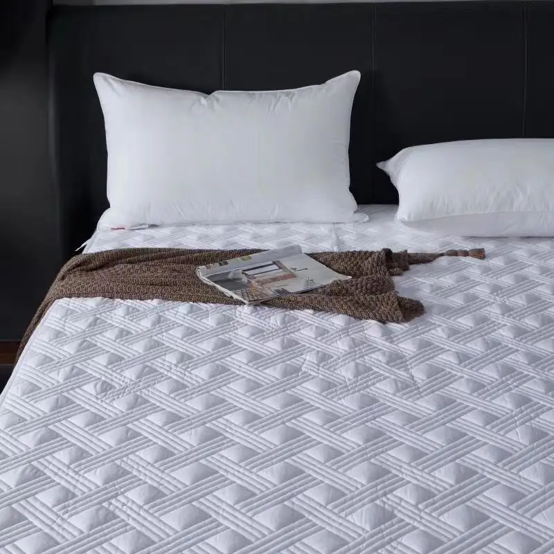 Vietnam Hot 100% Microfiber Filled Quilted Plain Dyed Waterproof White Mattress Protector/Mattress Covers With Cool Feeling