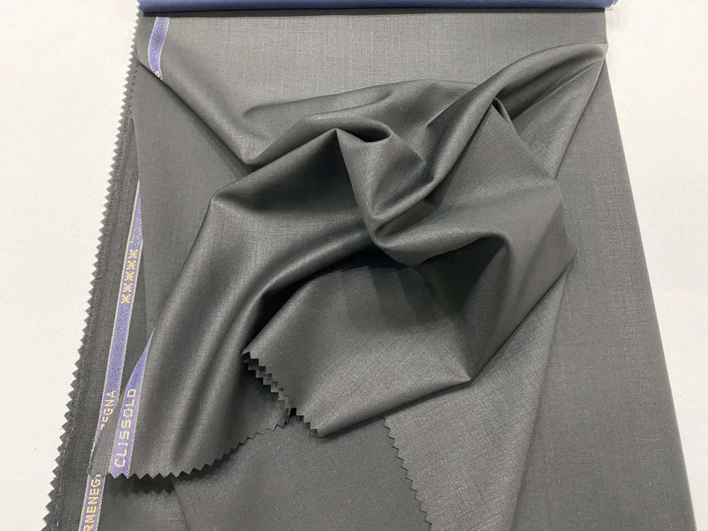 High Quality Wholesale TR Polyester Rayon Blend Mens Suiting Fabric