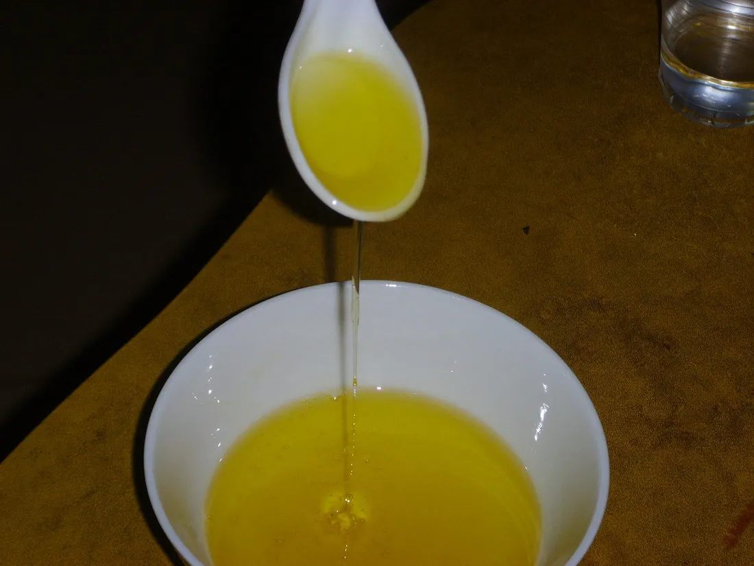 Chinese Suppliers Spot Sales Hungary Fast Delivery Cas 111-62-6 Ethyl Oleate