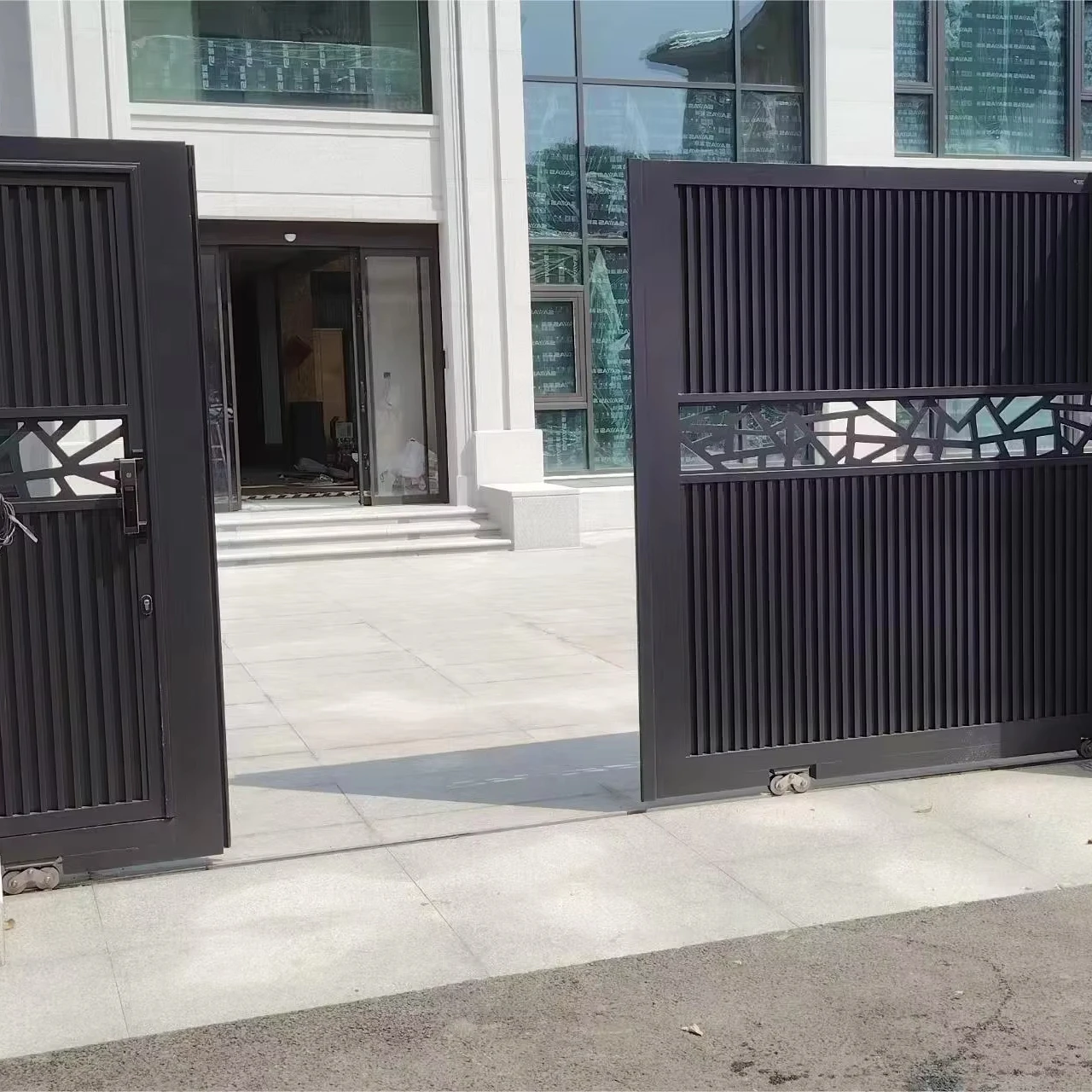 European Style Custom Aluminum Art Metal Frame Security Fence Chinese Factory Pressure Treated Wood 3D Modelling Included