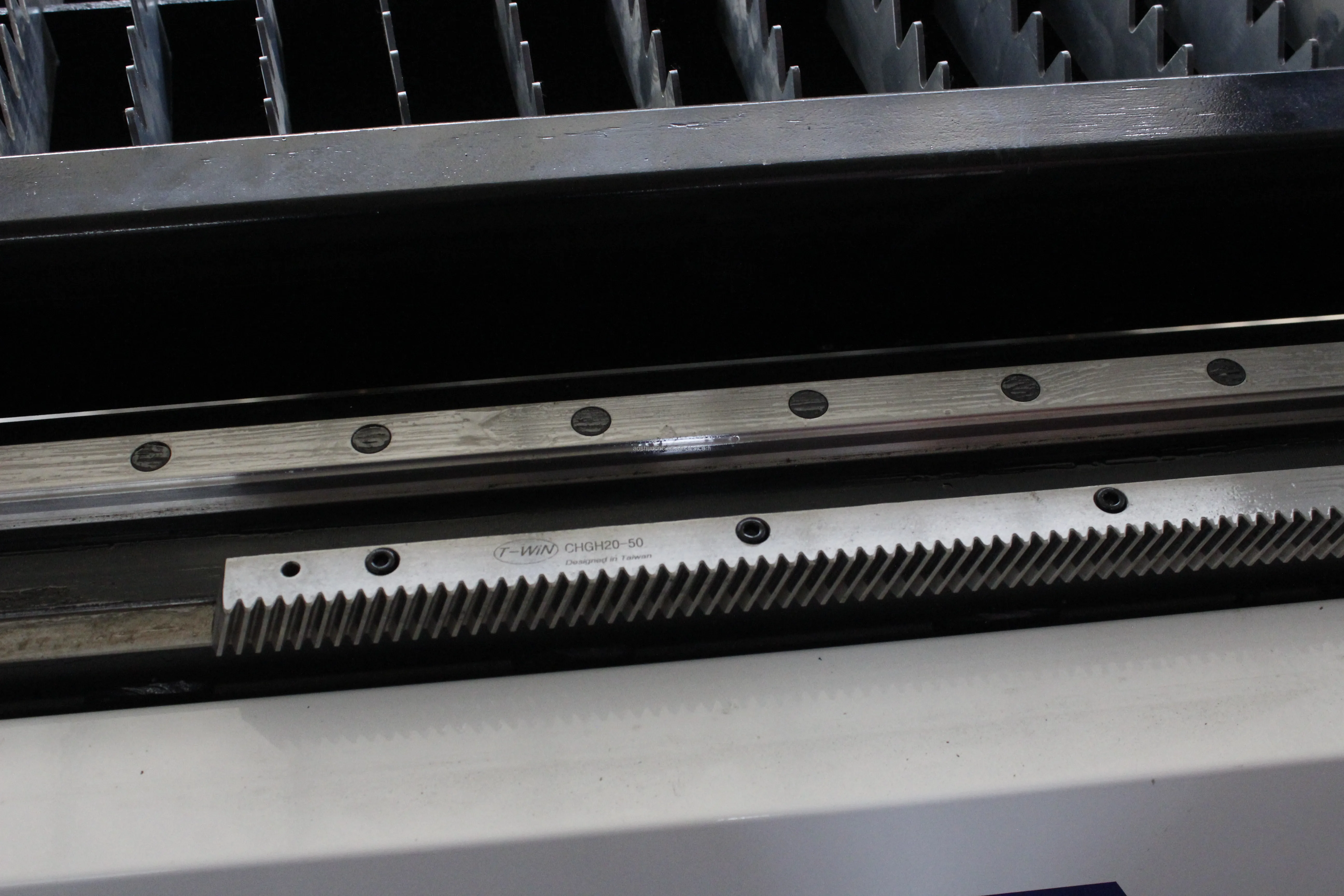 AS3015 1500W 3000W MAX laser source steel iron fiber laser cutting machine price for sale