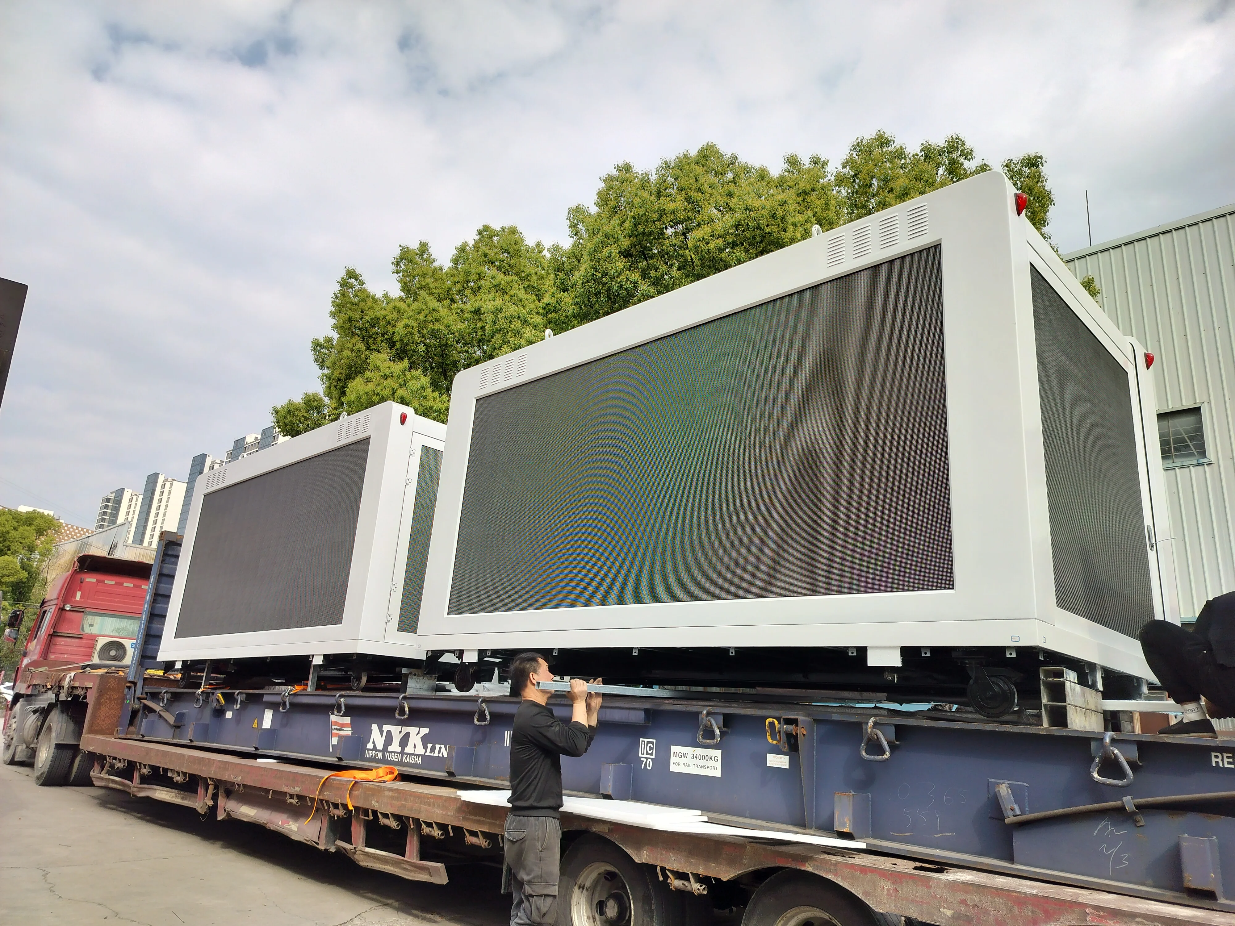 full color outdoor digital 3 sided led moving billboard advertising truck mobile advertising display panel sign screen for sale