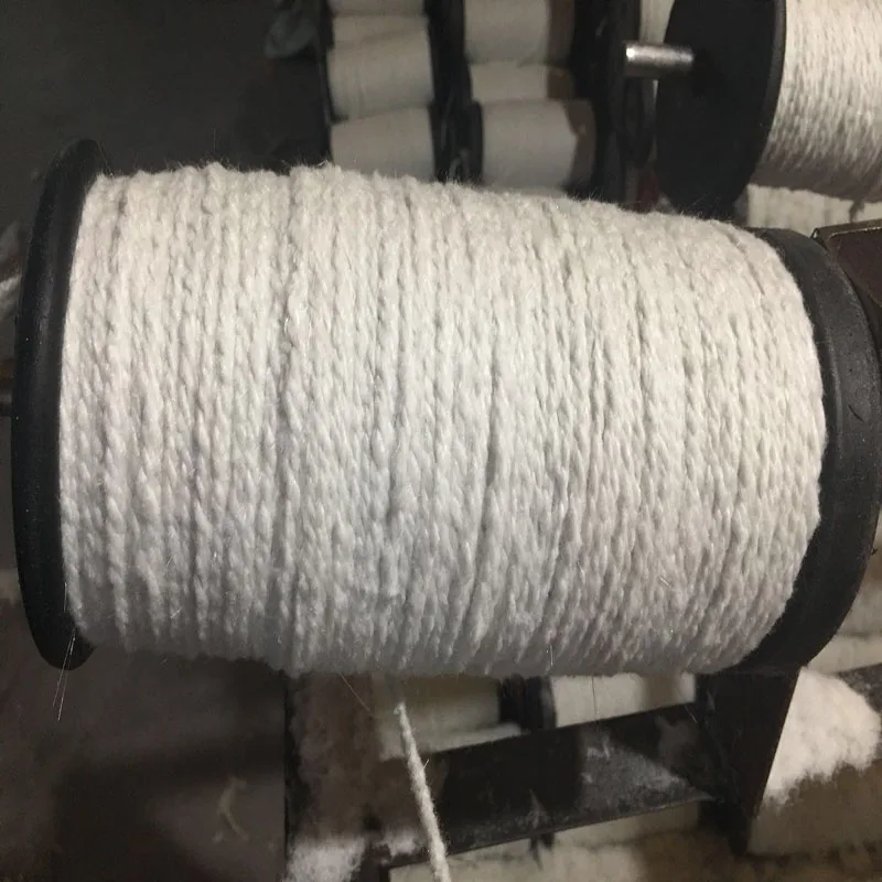 Light refractory ceramic fiber rope with high strength, good toughness and plasticity
