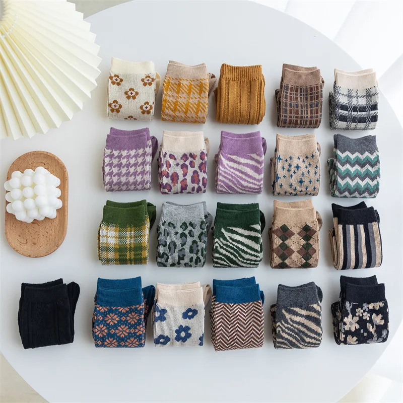 Новое поступление, вязаные носки средней длины в стиле древних путей, женские модные носки для осени и зимы