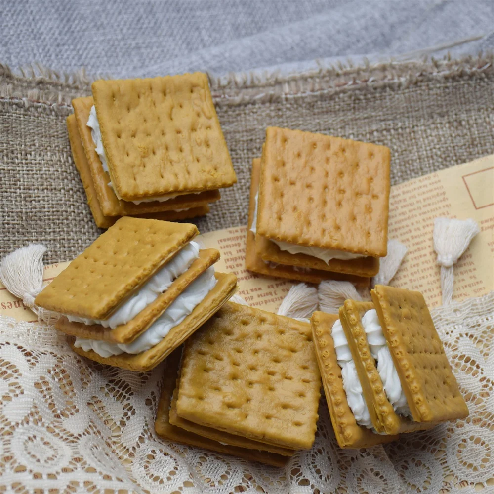 Whole Wheat Biscuits Crispy Butter Cream Sandwich Cookie Model Dessert Rack Wedding Party Tray Prop Display Decoration Faux Food