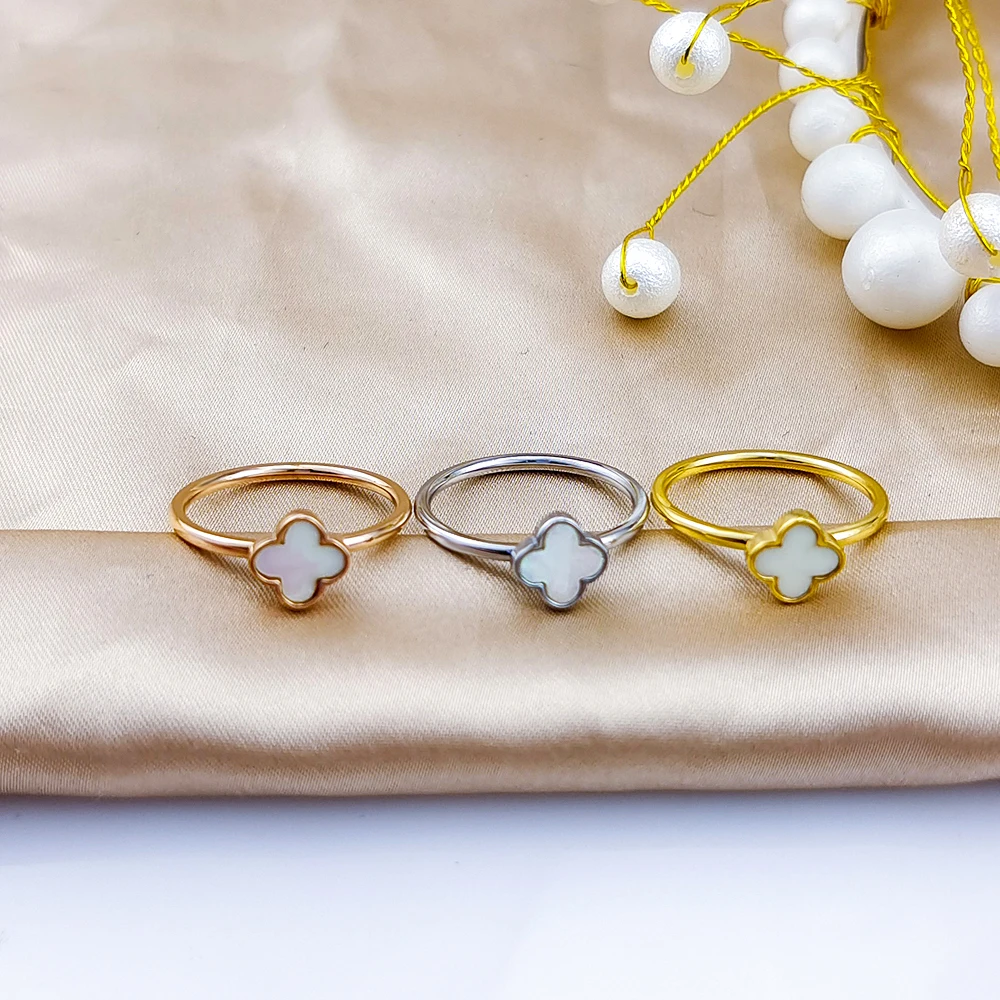 Cold wind han edition fashion web celebrity joker black circular ring female titanium steel not rub off ring