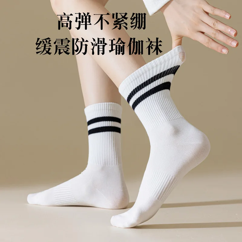 Custom  logo   Solid Color Two Stripe Crew Socks Pattern Casual Athletic Sport Cotton Socks For Women Girls