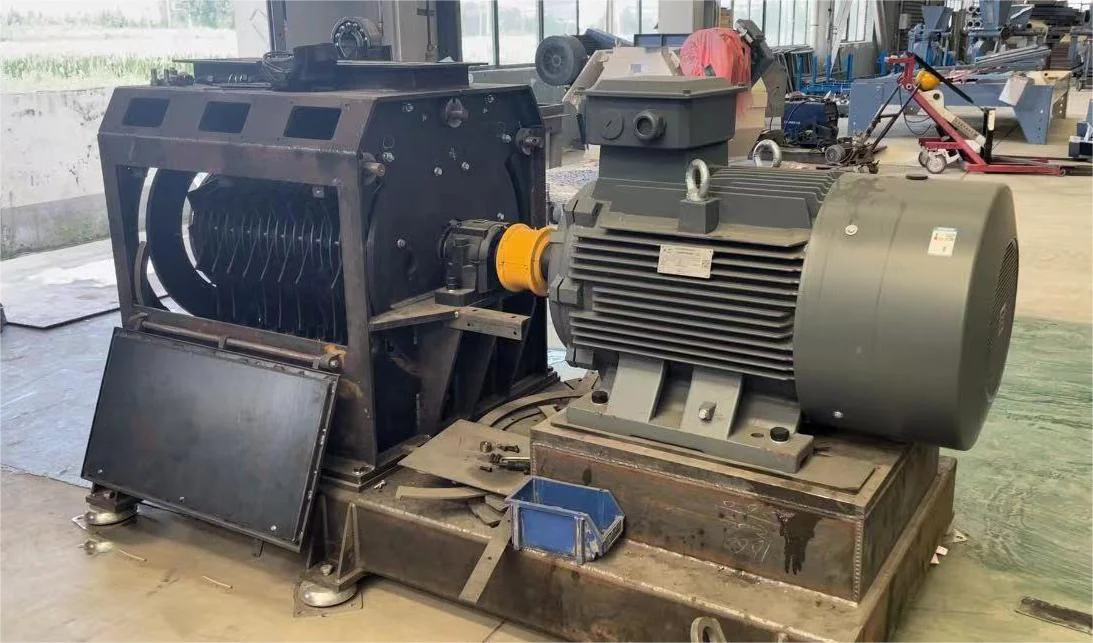 High Efficiency 1T/H  Rice Husk grinder Grain Hammer Mill For Sale