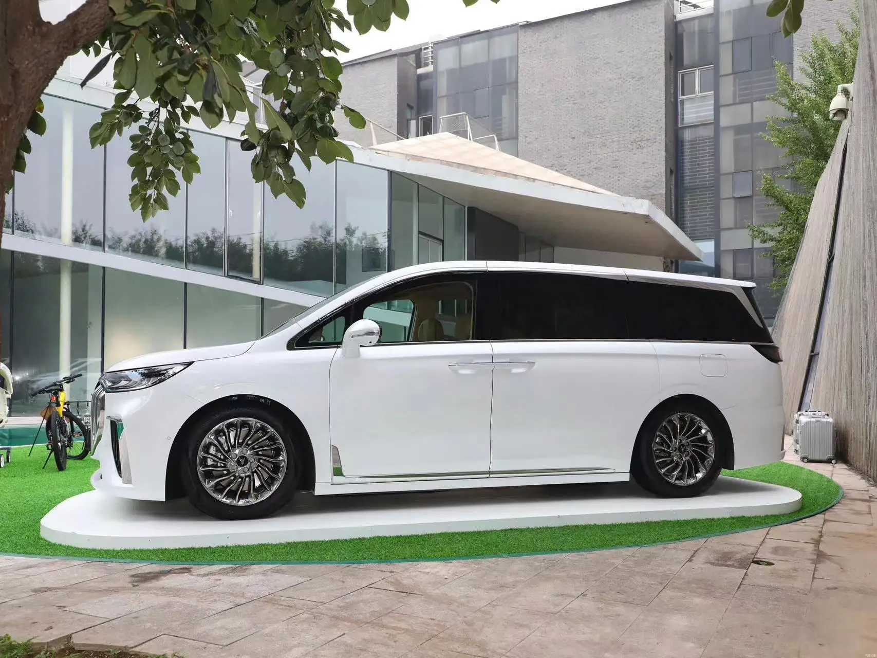2024 New Energy Vehicles Voyah free passion dream EV Car MPV Electric Cars Used Cars Voyah Free Essa Dreamer VOYAH Dreamer