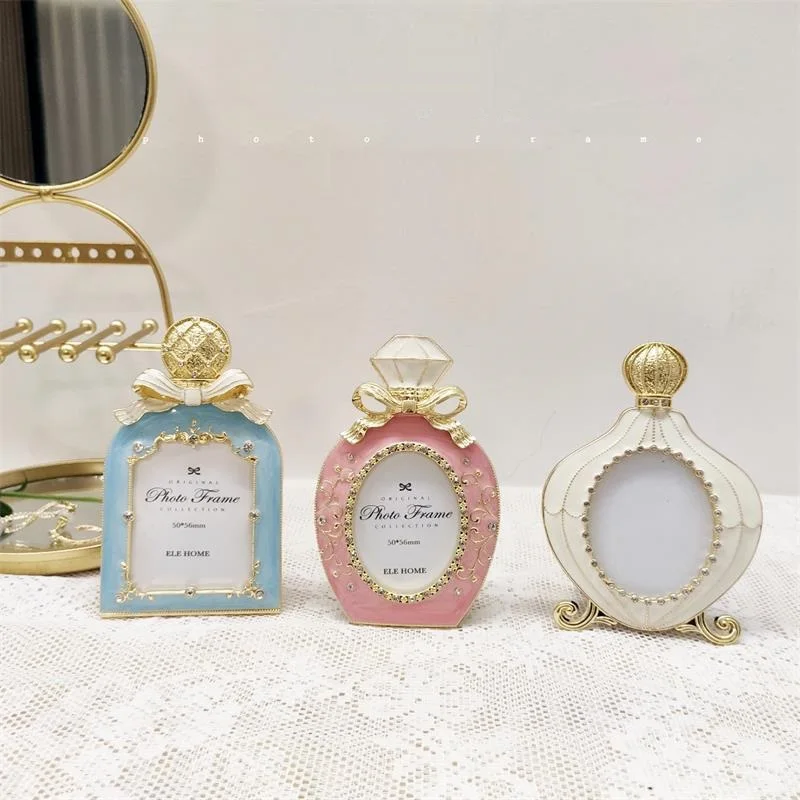 Afternoon Tea 2 Inch Diamond Perfume Bottle Metal Photo Frame Pendulum, Bow Tie Pink, Creative Round Photo Frame