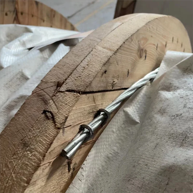 Cable de acero galvanizado de 7 / 1.04 mm Cable de mensajero de 1/8 ' para cable ACSR