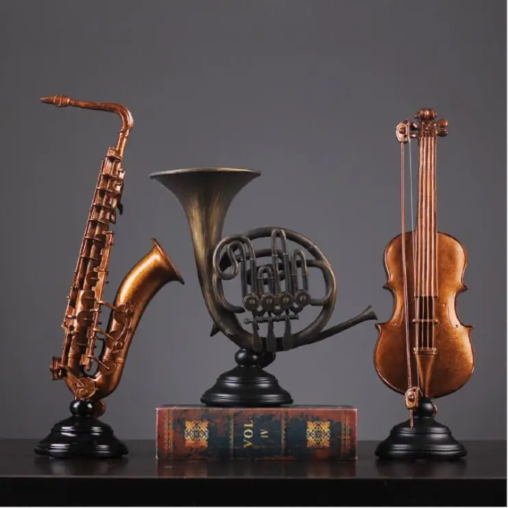 
European-style retro violin saxophone creative decoration, study living room decoration, resin handicraft decoration 