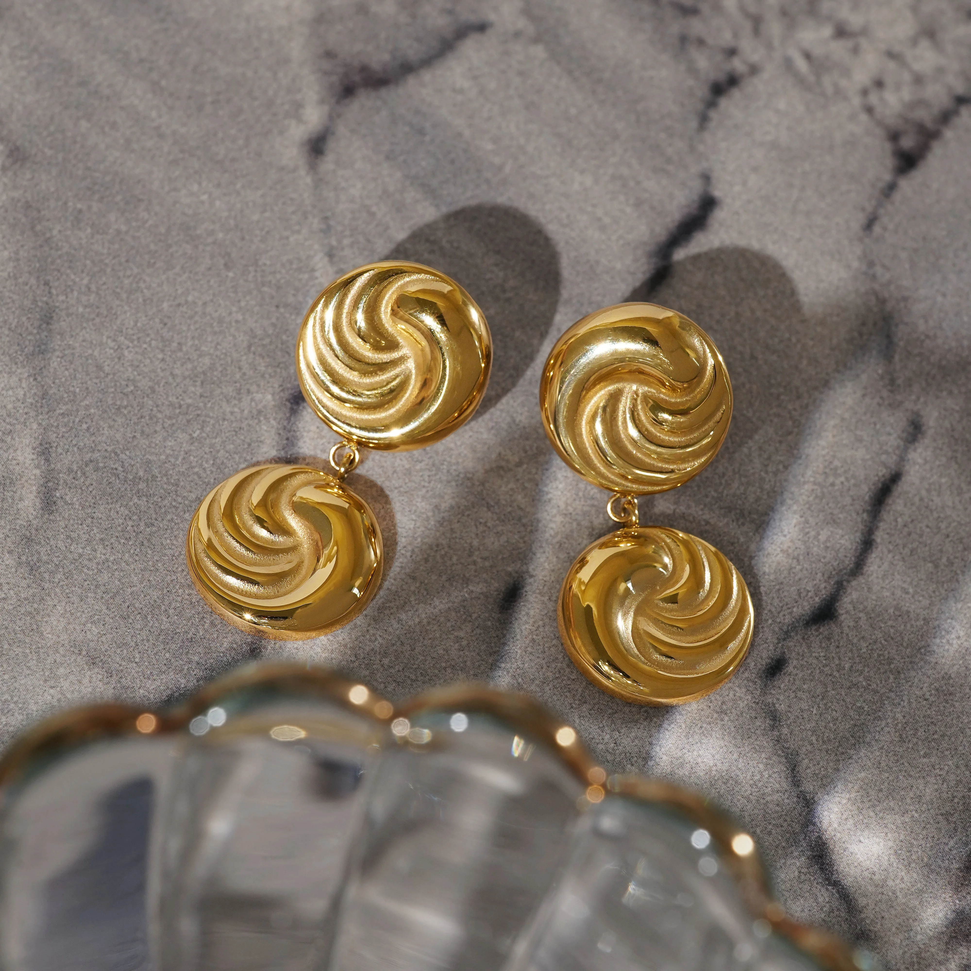 2024 Dazan New HOT 18k Gold Plated Hypoallergenic Stainless Steel Vintage Button Round Dangle Earrings Banquet Jewelry For Women