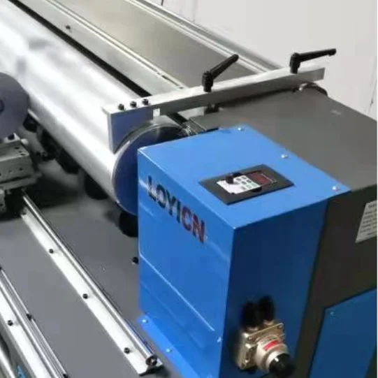 LOYICN 3000mm  Welding machine for V PVC/PU guide in a factory