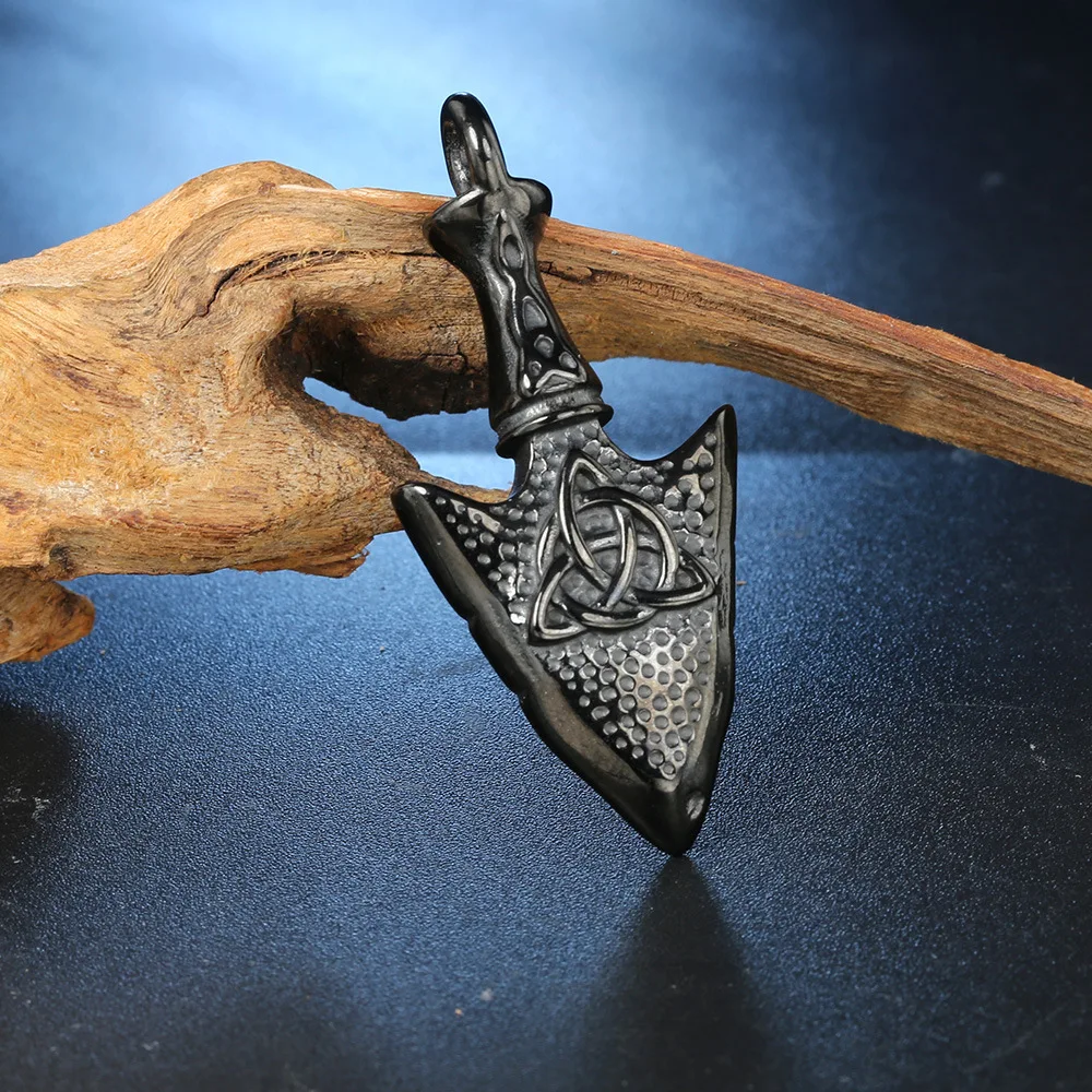 High Quality Wholesale Arrowhead Ornament Stainless Steel Celtic Knot Pendant for Men Pendant Necklace
