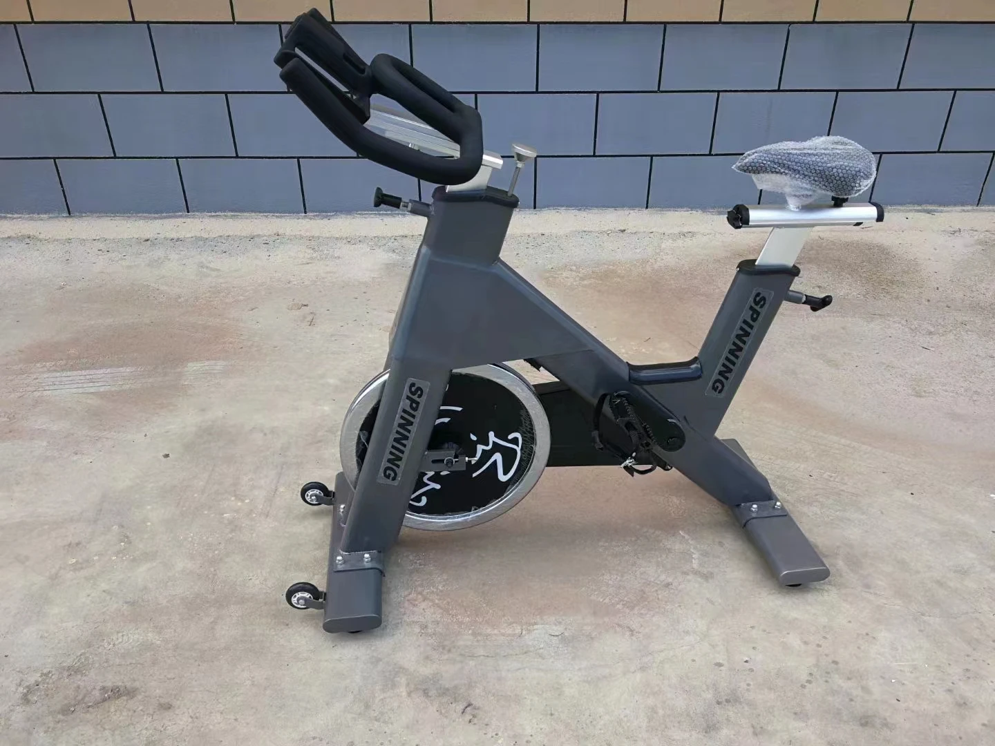 Gym cardio fitness equipment spinning bike  home indoor exercise bike aerobic cycling