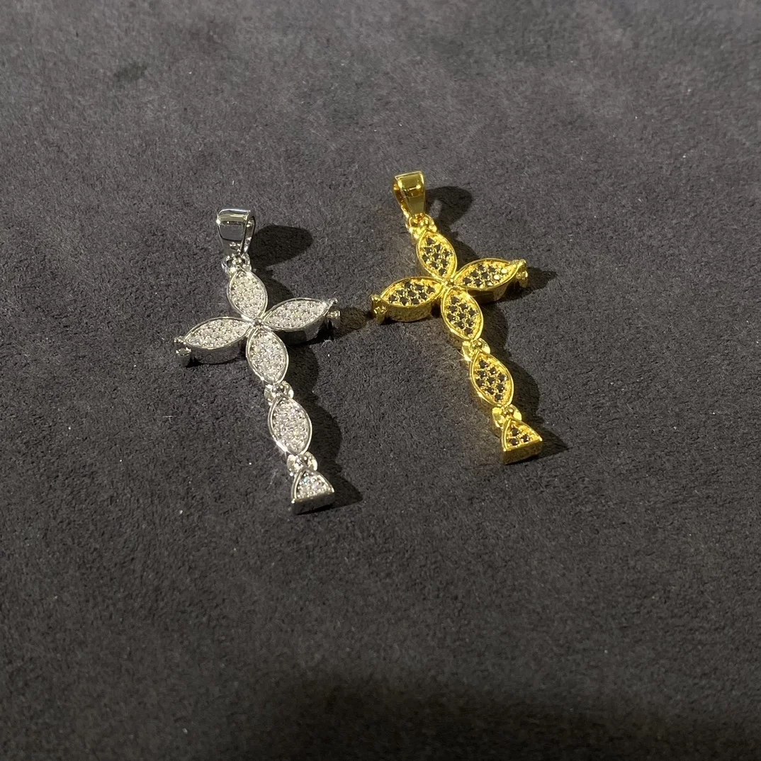 New Style 925 Sterling Silver White Yellow Round Moissanite Hip Hop Cross Moissanite Pendant