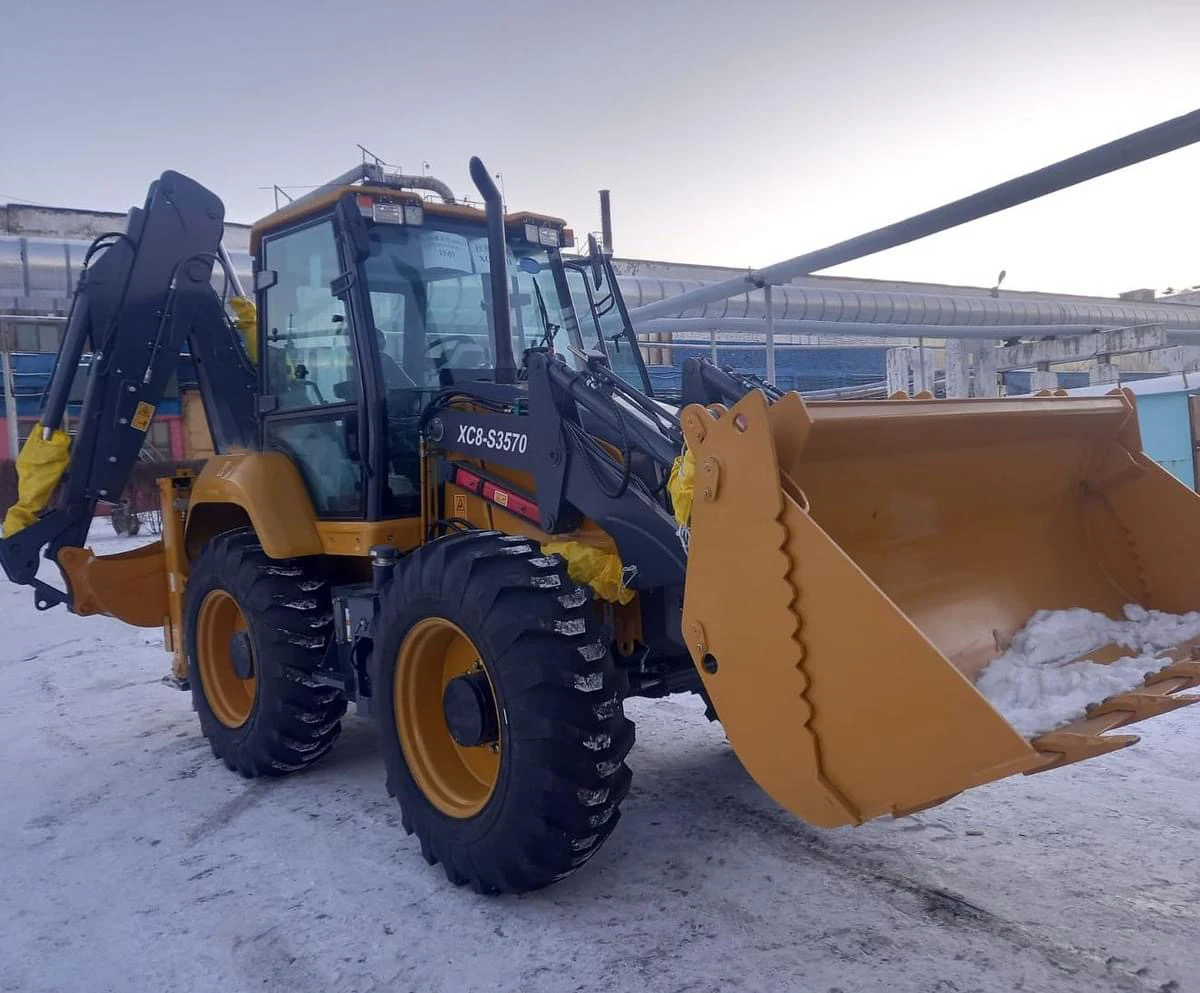 XC8-S3570 Mini Backhoe Loader 2500kg Payload Backhoe Loader with Telescopic Bucket for Sale