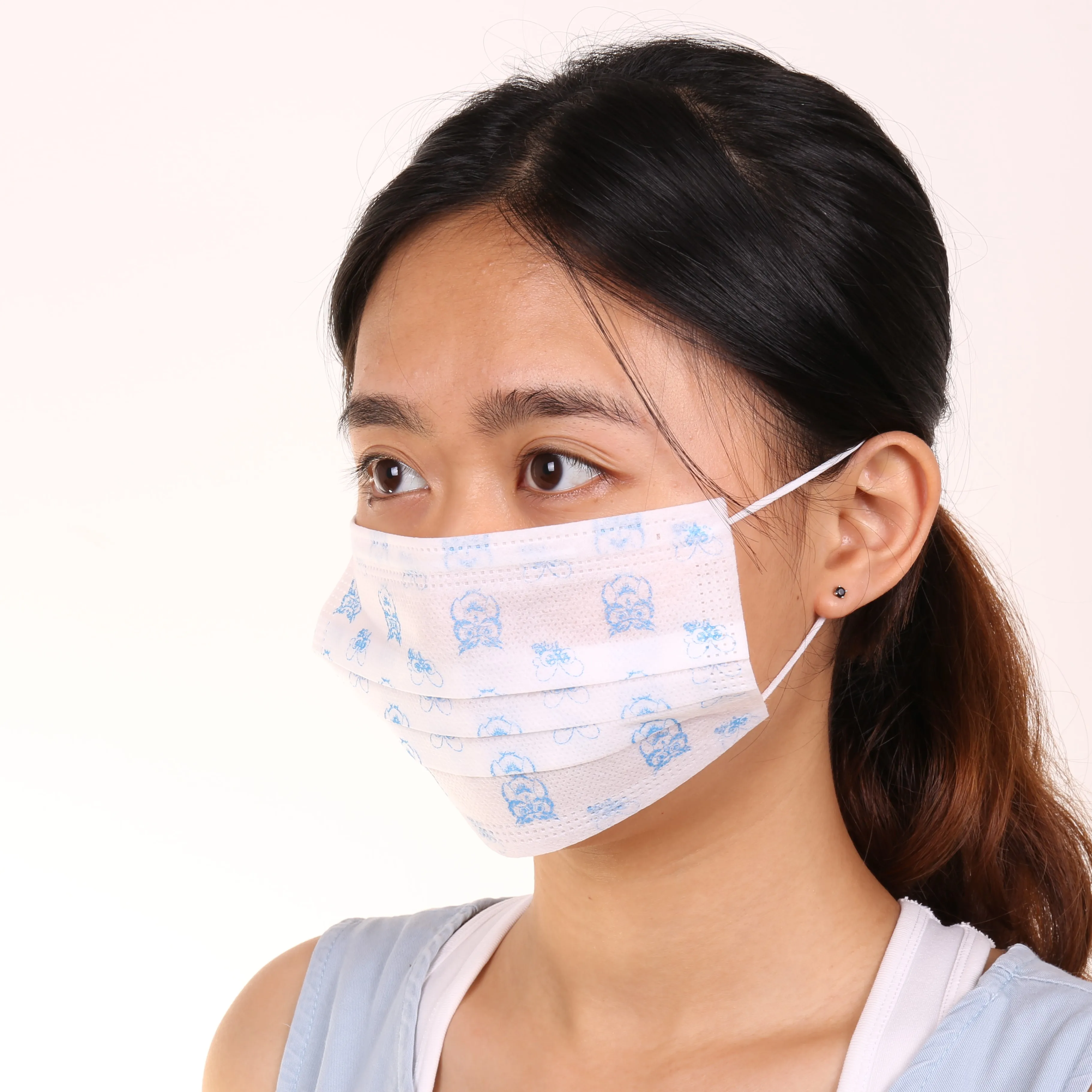 Xiantao disposable mask color with meltblown filter dust-proof adult three-layer protection wholesale