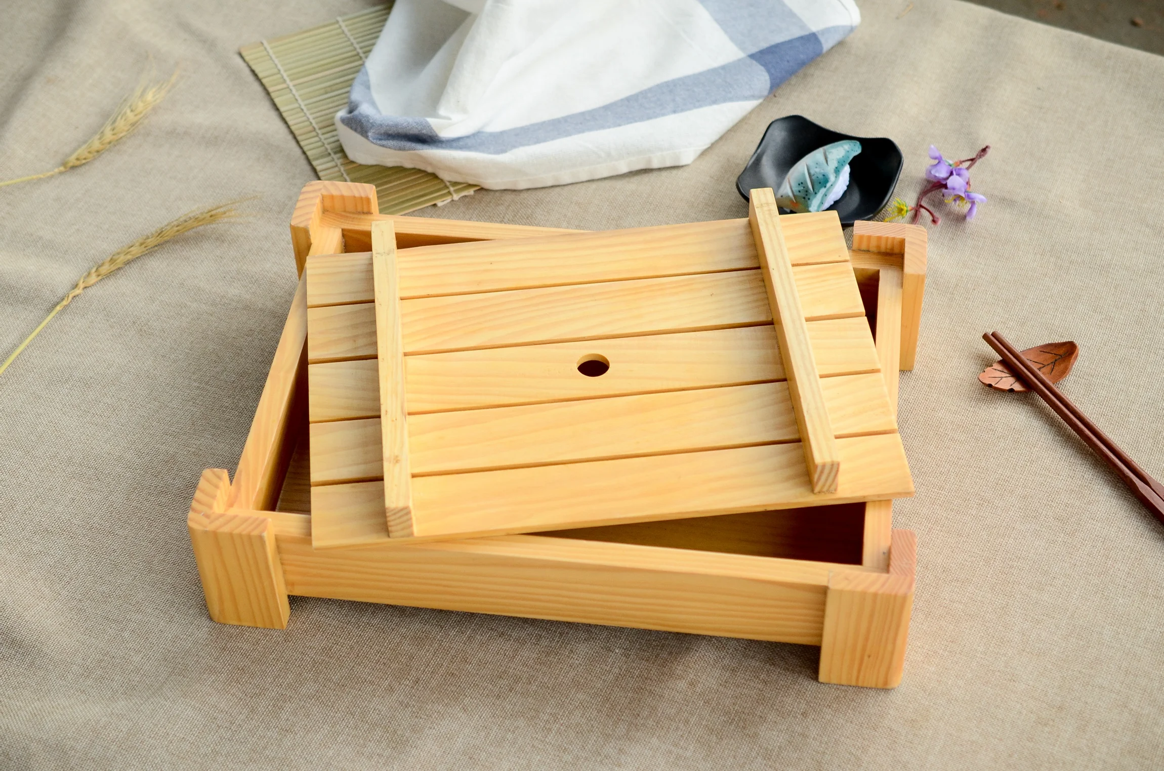 Wooden rectangle shape healthy useful sushi sashimi display shelf food storage&tray