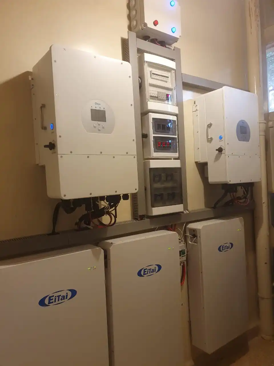 DEYE 50kW 40KW 30kw 25kw 20kw Hybrid Solar Power Inverter 50000W 50Kva Solar Inverter SUN-50K-SG01HP3 -EU-BM4