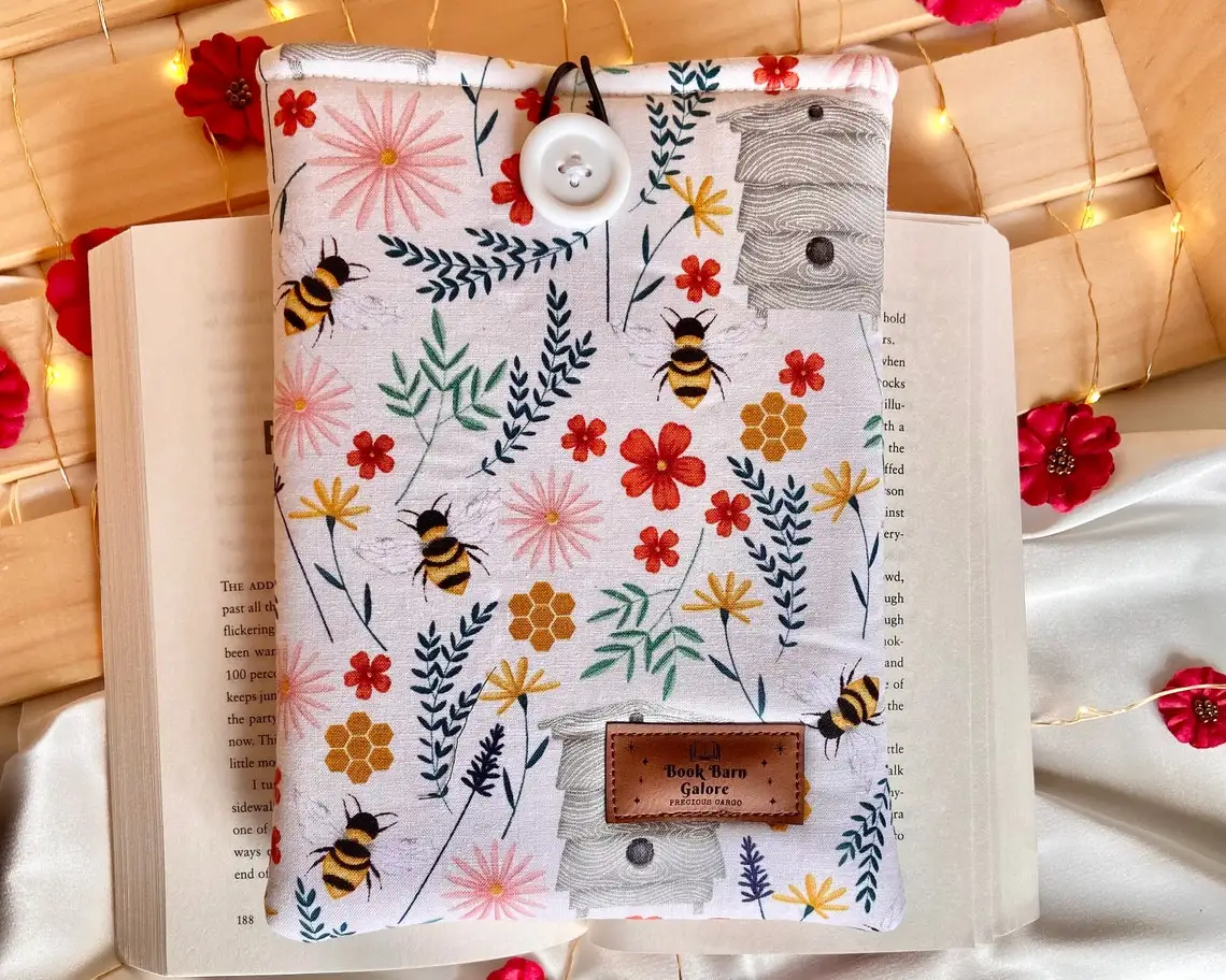 2022 new hot sale customized multiple styles book cover exquisite fabric print wholesale book sleeve