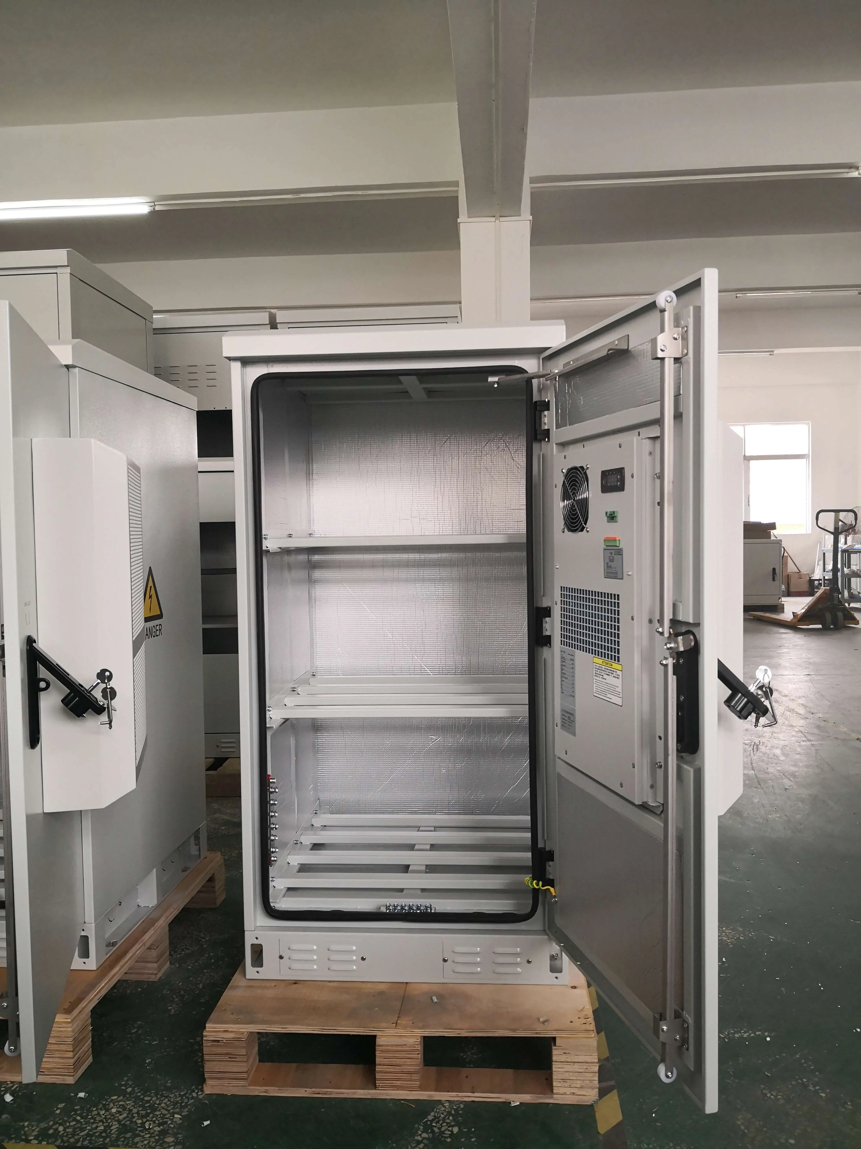 ODM OEM Custom Electrical Waterproof Powder Coating Aluminum Electric Storage System Battery Cabinet