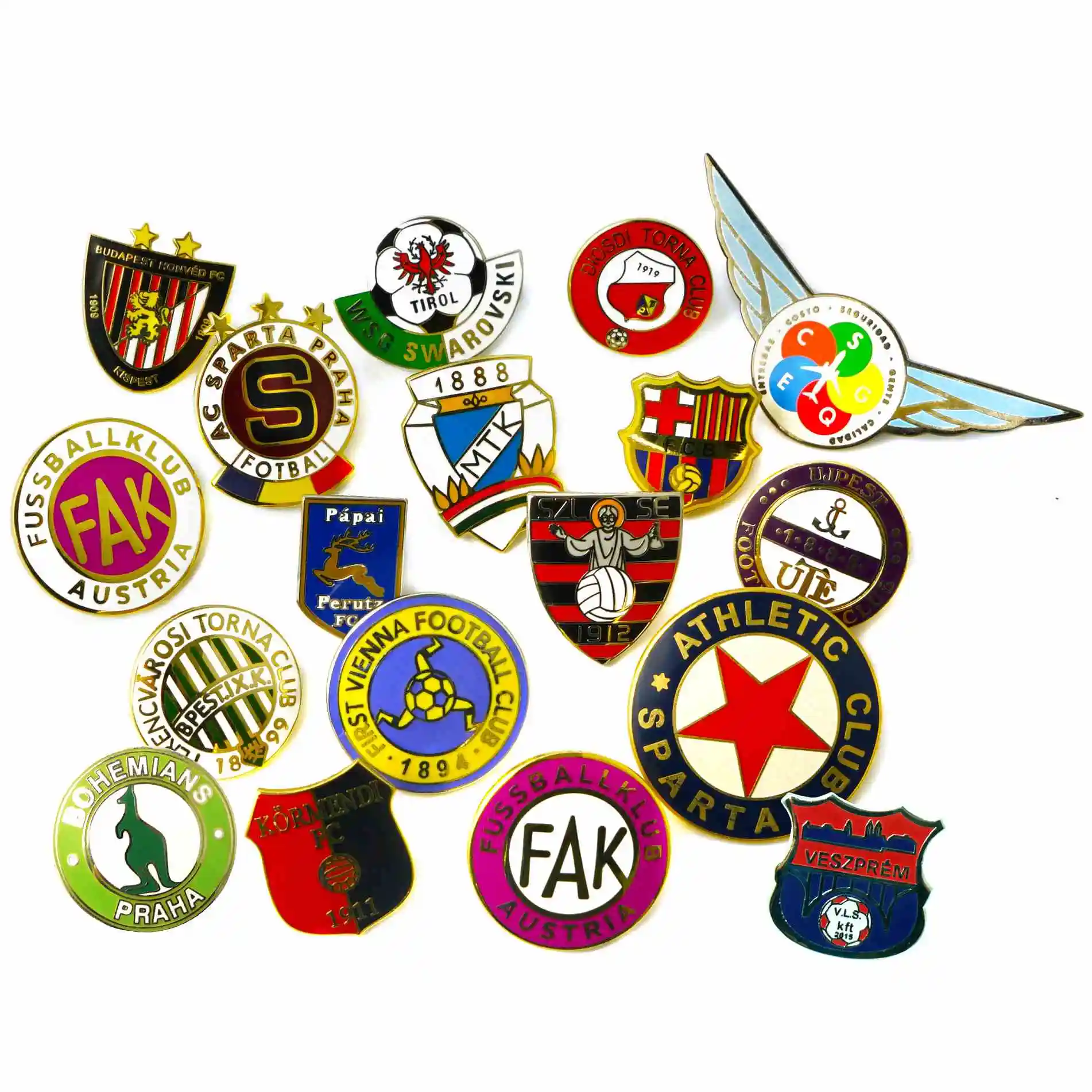 High Quality Souvenir Football Club Custom Logo Metal Hard Enamel Badge Fashion Decorative Lapel Pins for Clothes