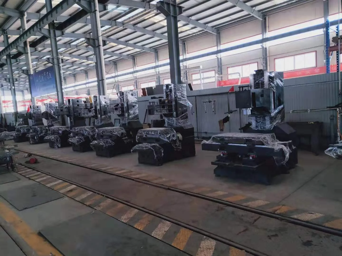 China precision cnc machining center vmc640