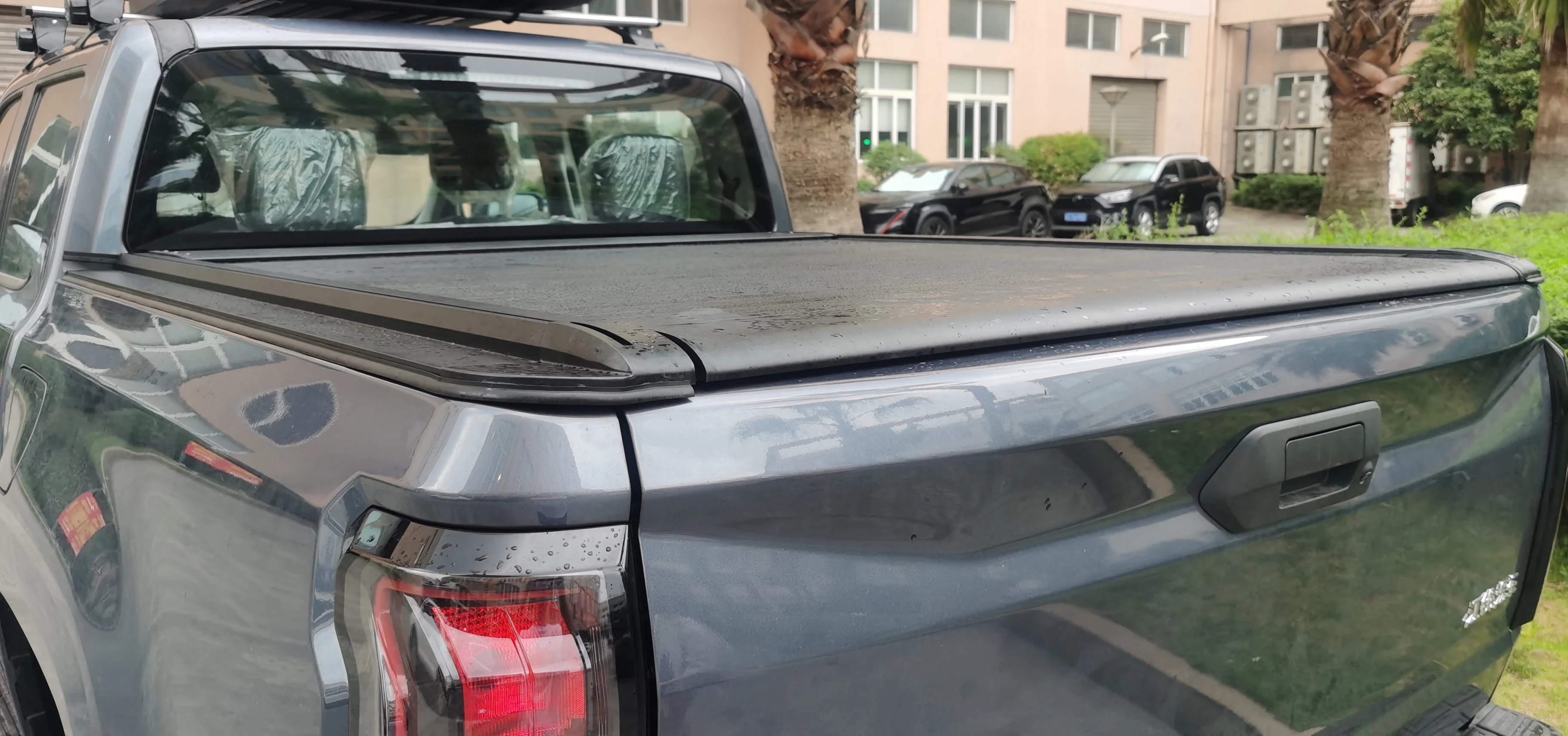 Factory Aluminium Electric Roller Lid Shutter Pickup Truck Top Retractable Roll Up Tonneau Cover for Toyota Hilux Revo Vigo