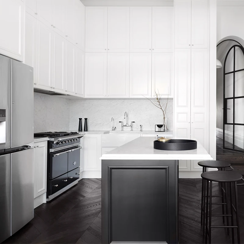 Minimalist Black and White Kitchen Set with Sleek Lines