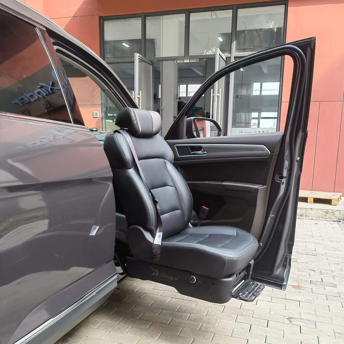 Swivel Car Seat Turning Lifting Seat with 150KG Load Capacity for Disabled Wheelchair Users EMC CE Certification