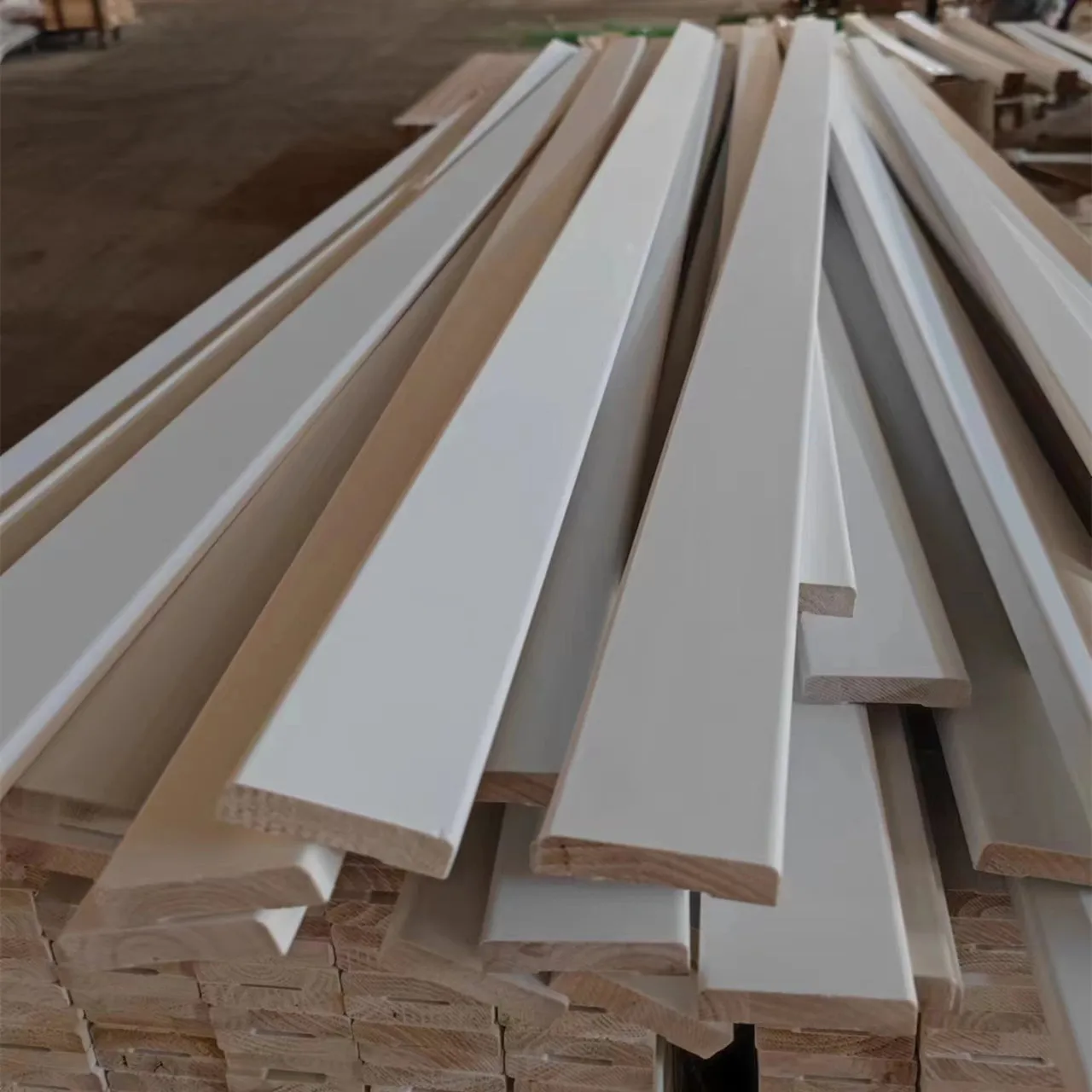 Manufacturer Direct Supply Solid Wood Baseboard Customized Size Wood Corner Strip Pine Wood Decor Moulding