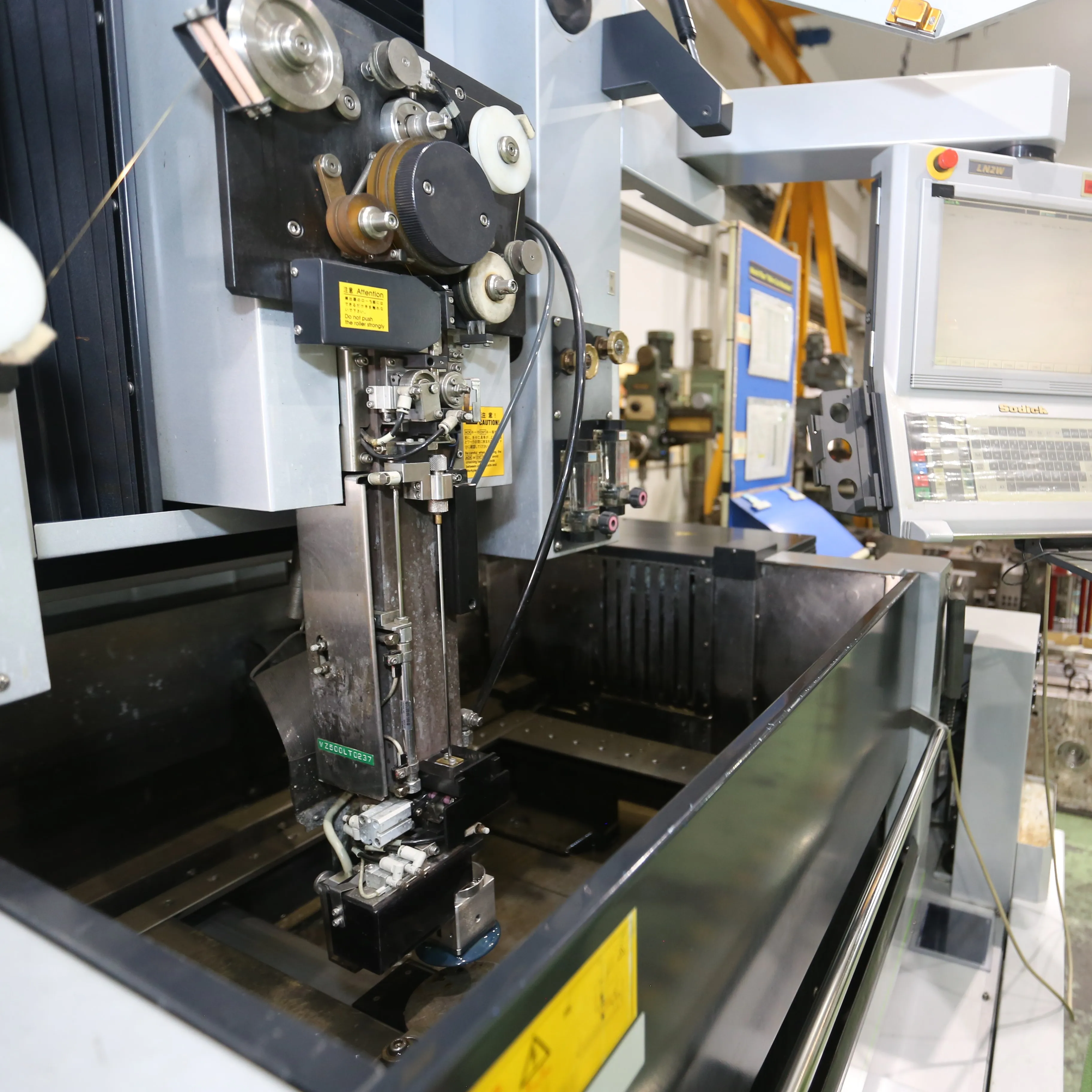 Customized auto parts manufacturing molds resin plastic injection molding