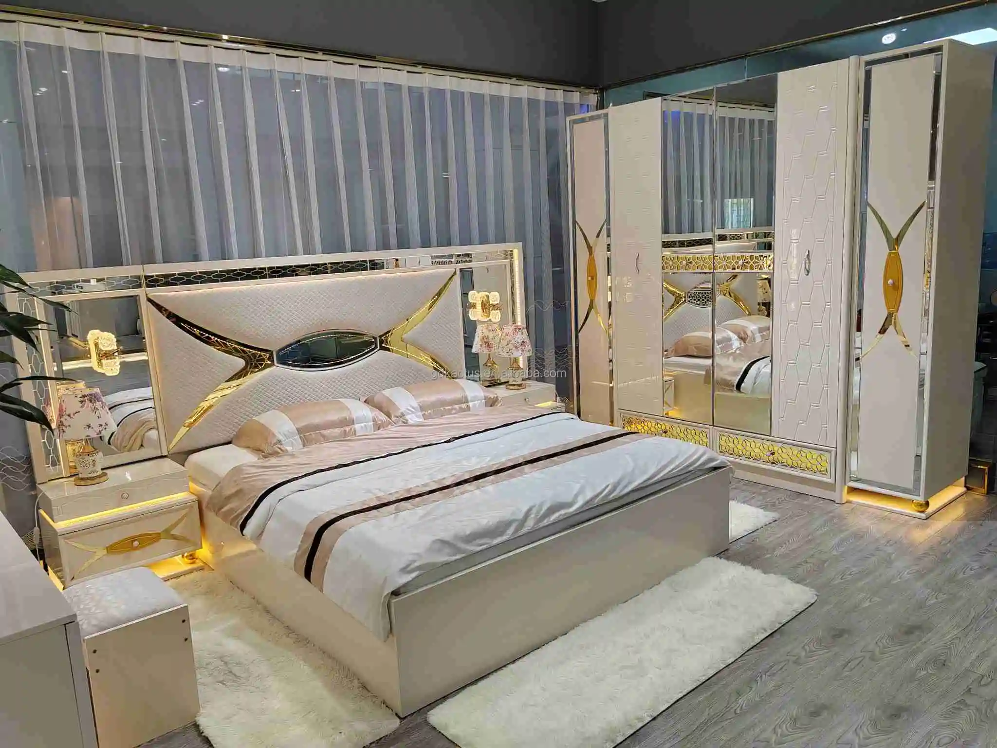 2023 brand new Luxurious king bedroom furniture sets LED lighted modern high gloss complete king size bedroom sets