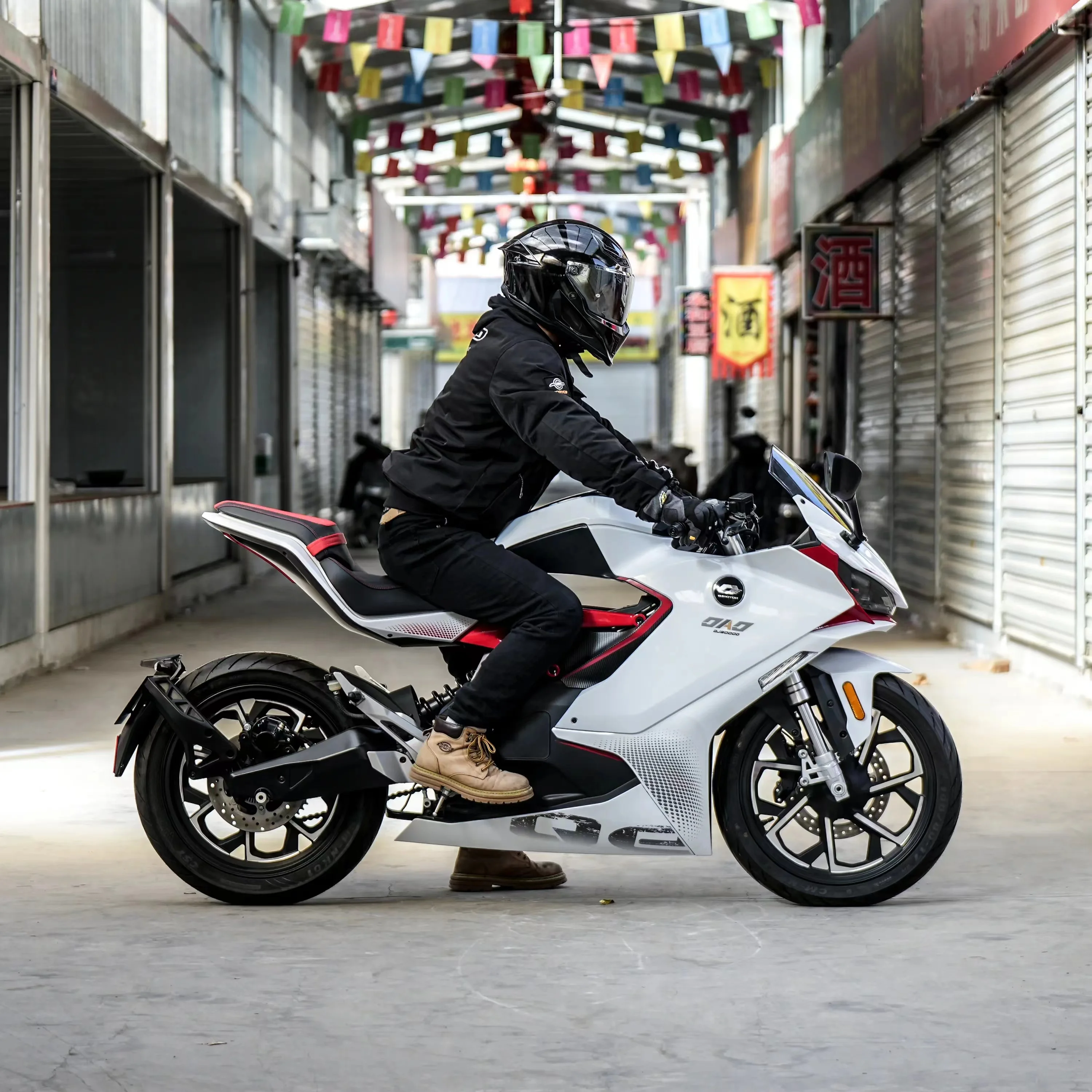 2024Hot models China Qianjiang QJMOTOR OAO new energy electric motorbike electric motorbike quality assurance affordable motor