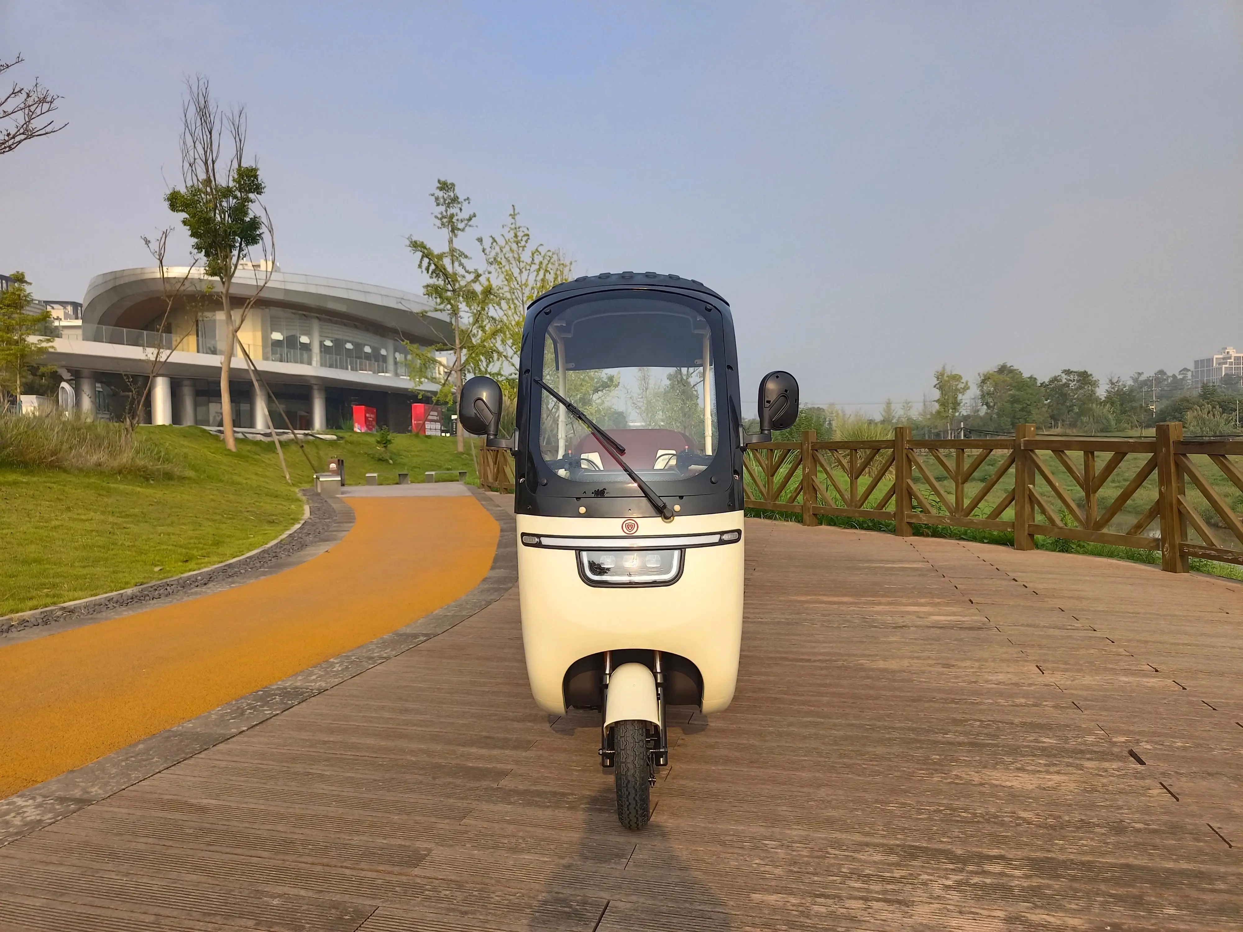 Tuk-tuk Электрический triciclo Passenger 60/72 В универсальный внешний вид милый семейный пассажир перезаряжаемый трехколесный велосипед бежевый