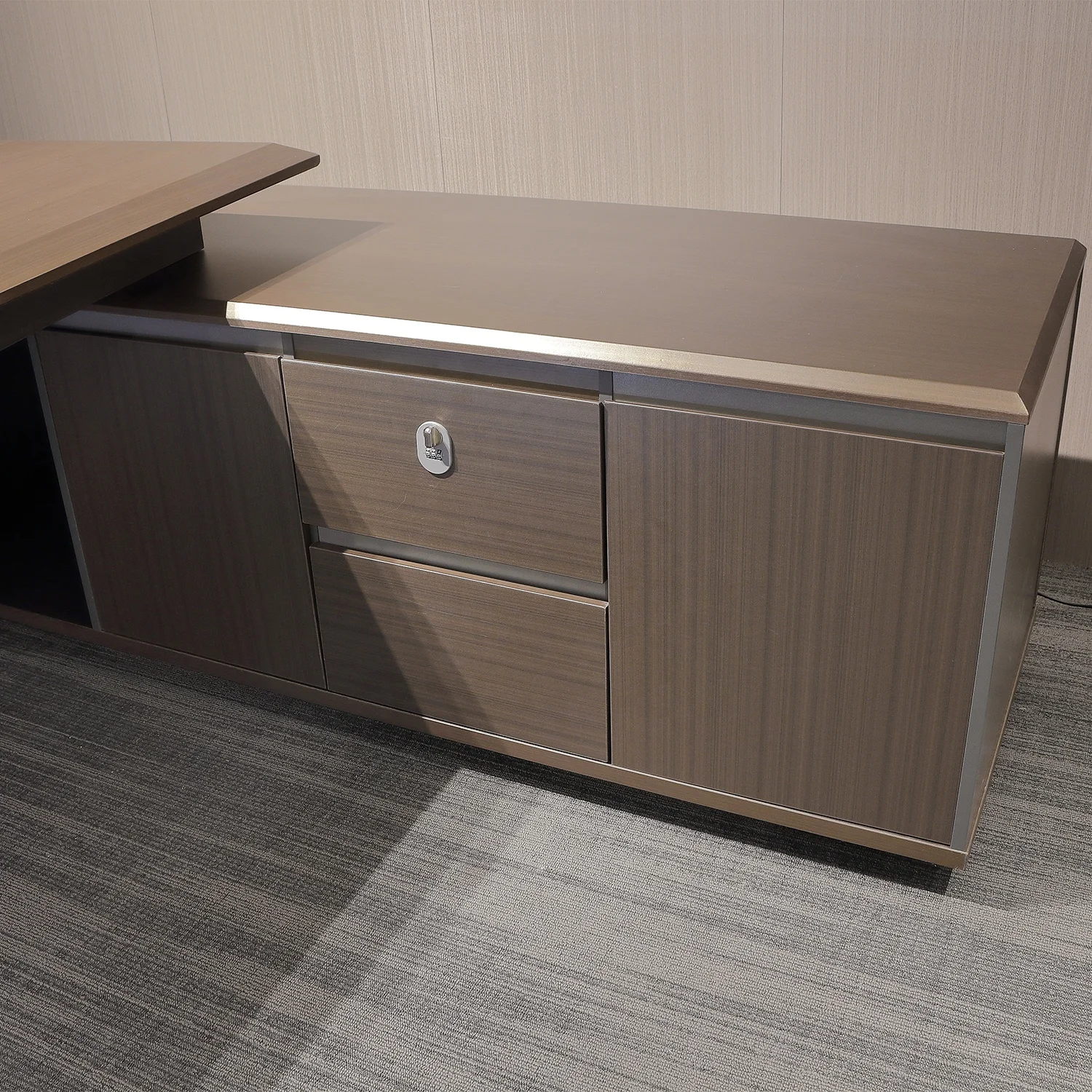 Luxury Furniture Design Escritorio De Oficina MDF Executive Office Table CEO Office Desk Set with Code Lock