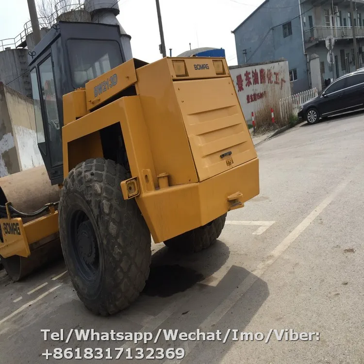 Вибрационный однобарабанный дорожный уплотнитель Bomag BW213D хорошее состояние 10 тонн 12 13 14