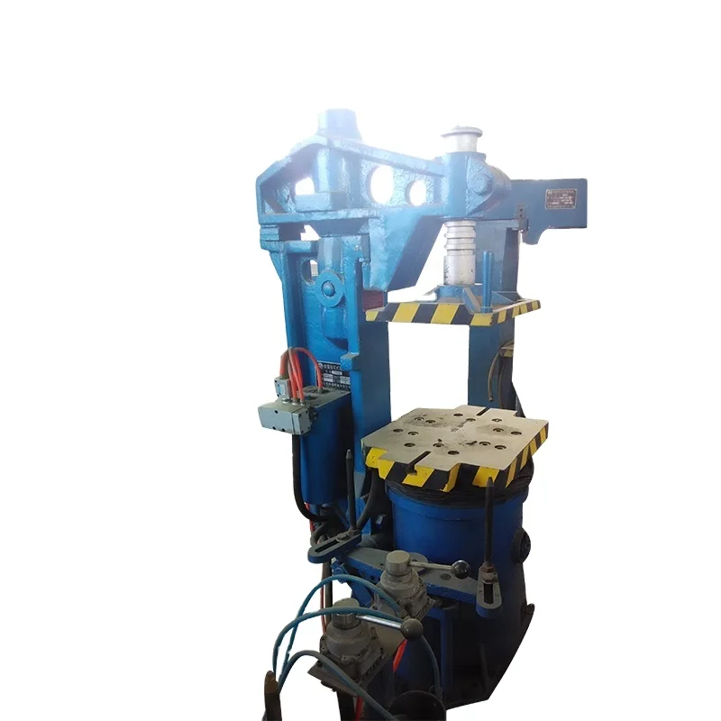 Vibration jolt squeeze clay sand molding machine for casting
