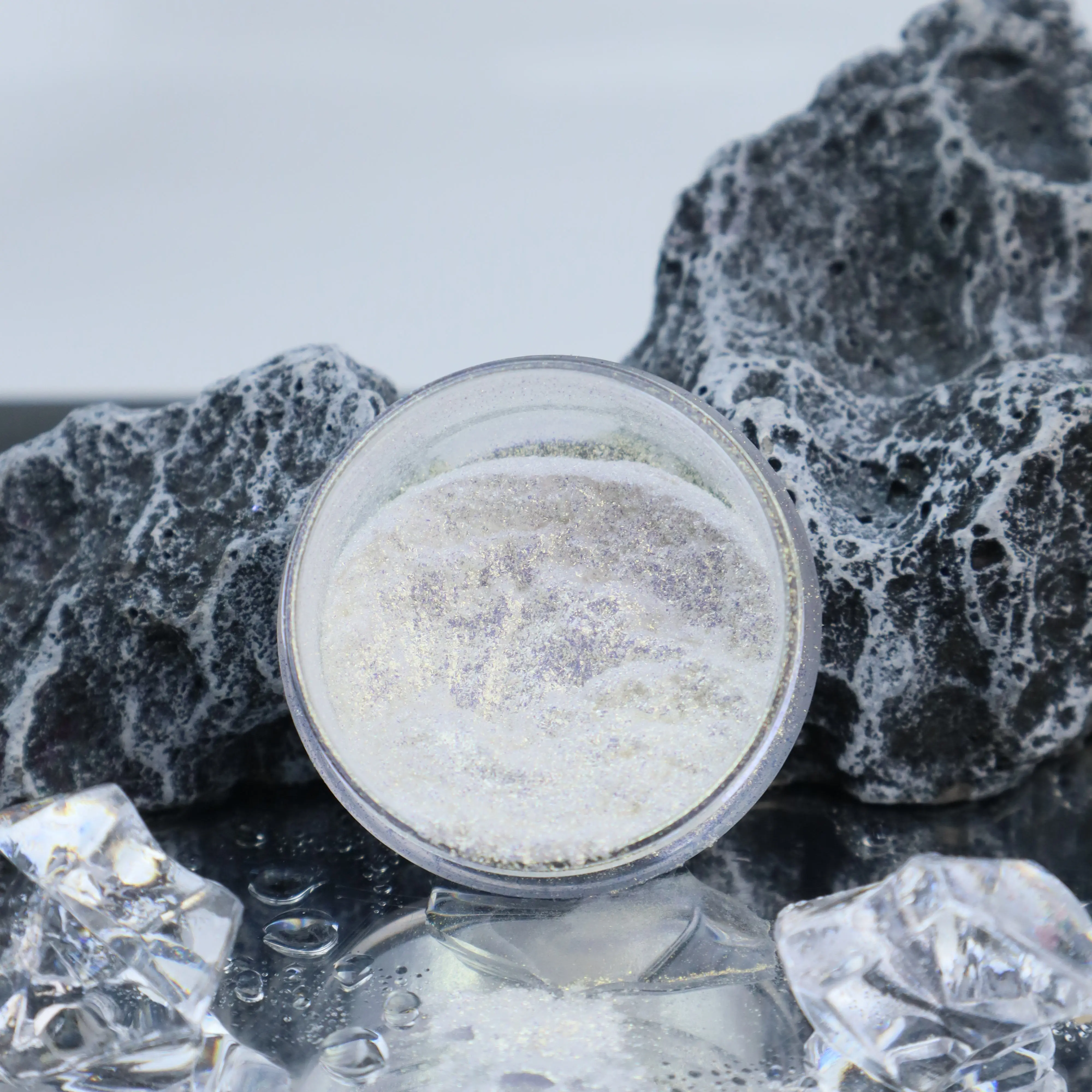 Cosray Cosmetic Borosilicate Glass High Chroma White Green Gold Pearlescent Pigment Powder for Makeup Eyeshadow Manufacturers