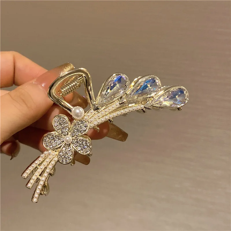 Fashion Shinny Crystal Flower Hair Clamp Exquisite Super Fairy Hair Barrettes Shark  Women Updo Back Head Hair Claws