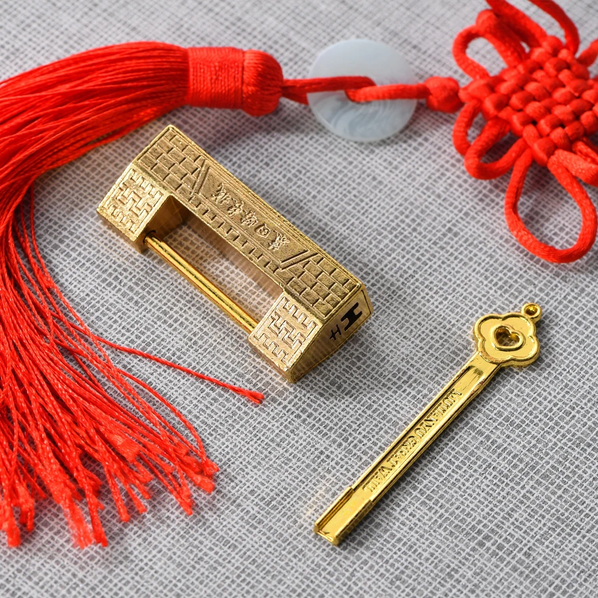 Set of 7 Mini Antique Style Chinese Vintage Brass Locks Old-Fashioned Ancient Key Locks in Gold Color