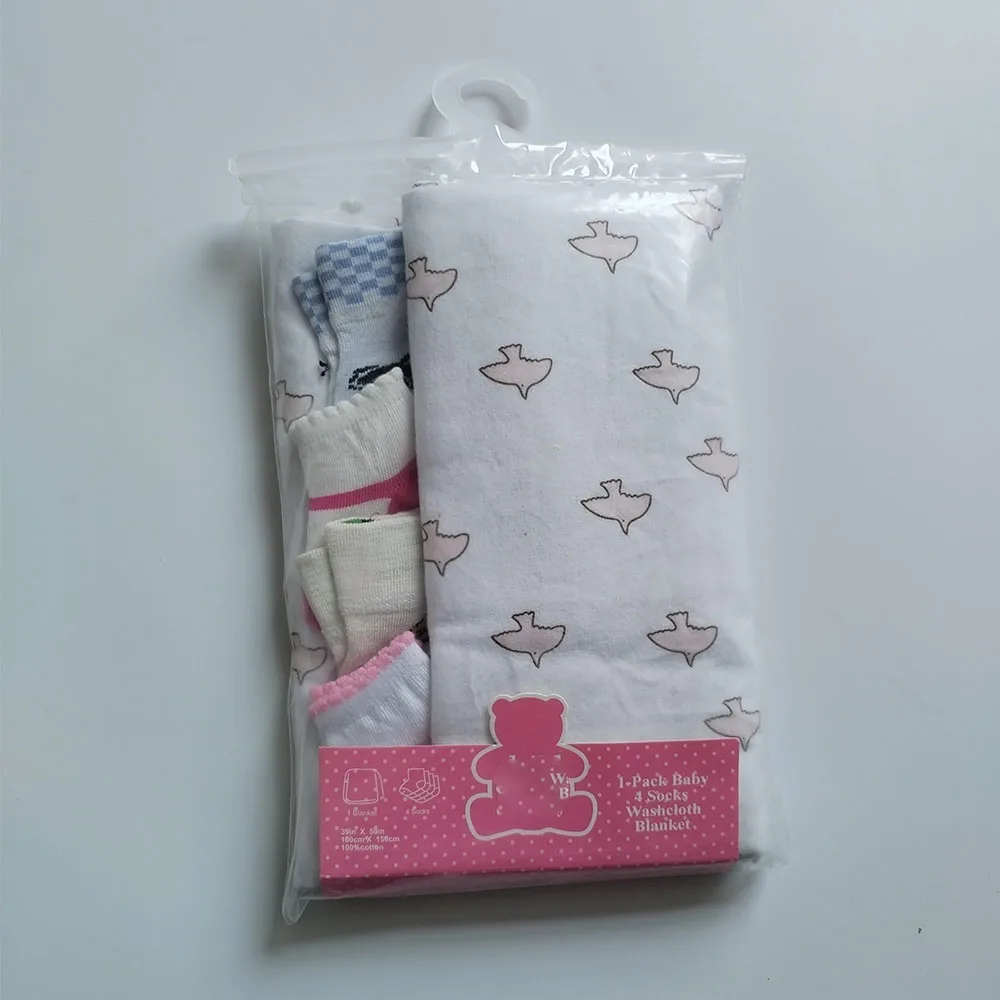 Wholesale Price Baby Receiving Blankets 100 Cotton Large Size 150*100cm Baby Bedding With 4 Pairs Knitted Socks