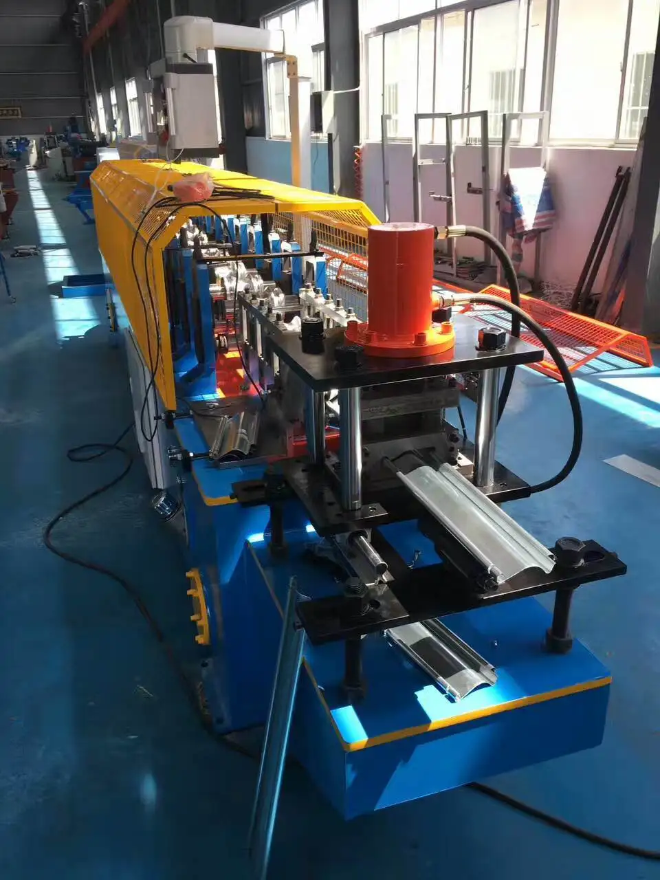 
galvanized metal steel sheet roller shutter door roll forming making machine equipment 