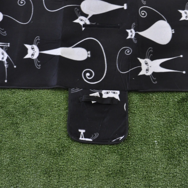 water resistant picnic blanket and easy fold up picnic rug