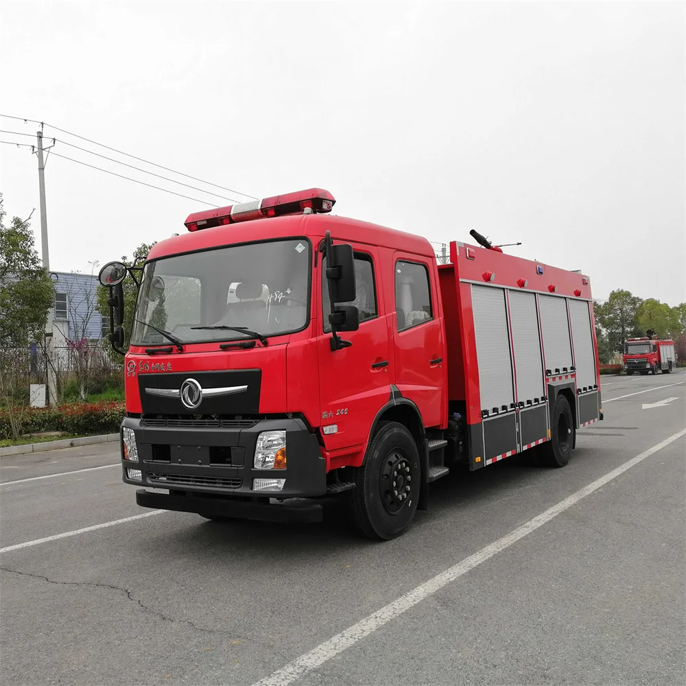 Dongfeng 4*2 water foam fire fighting truck firefighter truck car with fire pump